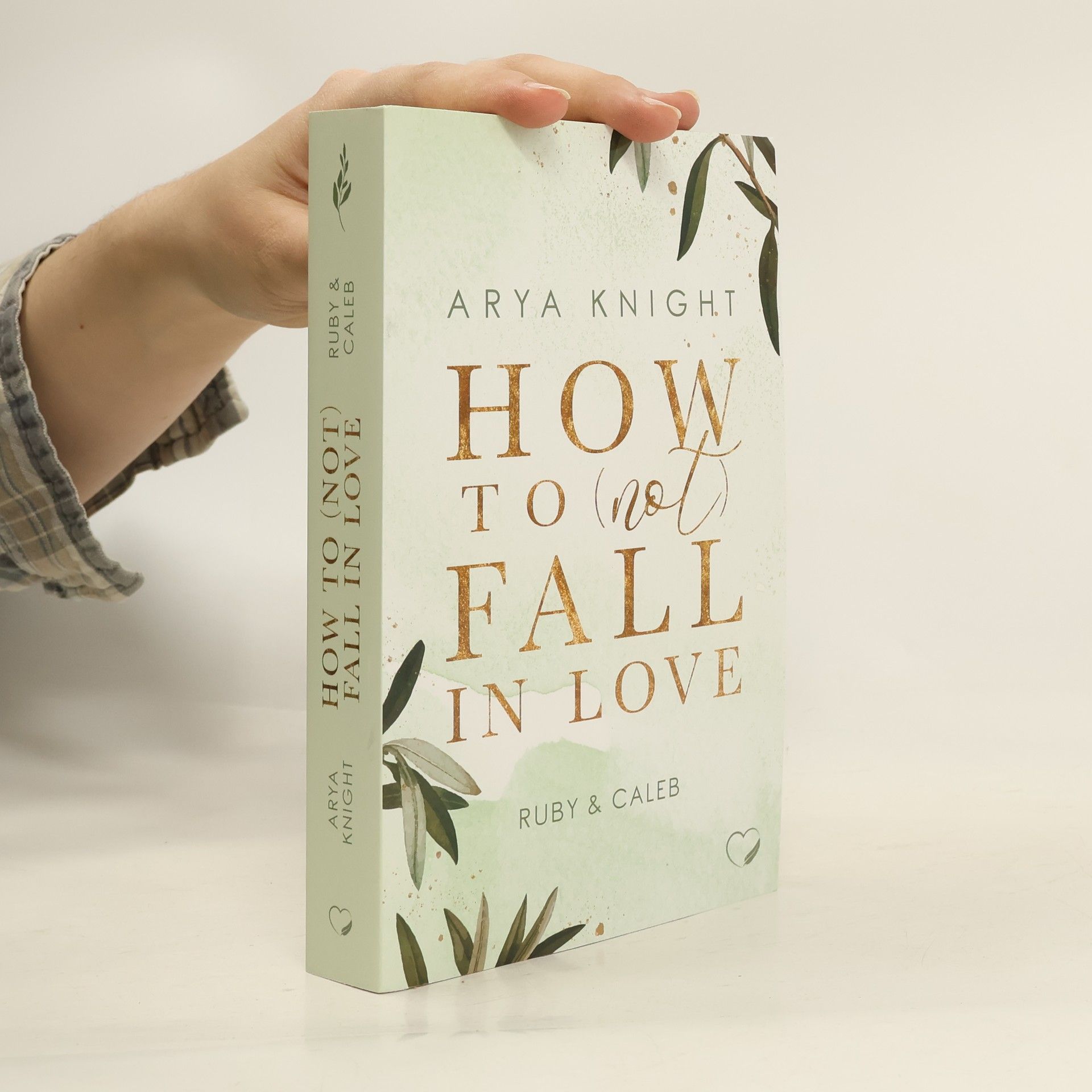 Arya Knight How to (not) fall in Love