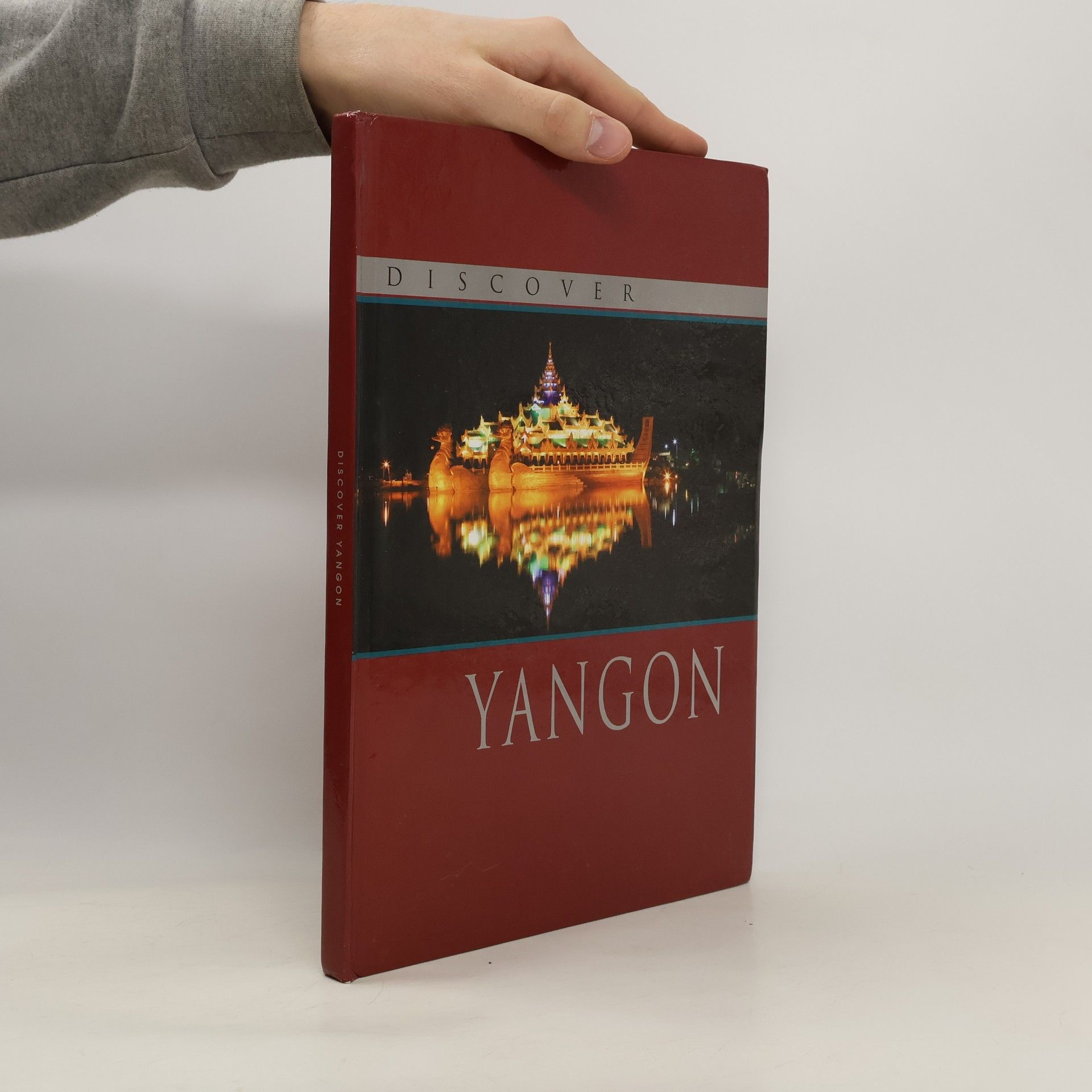 Collectif d'auteurs Discover Yangon
