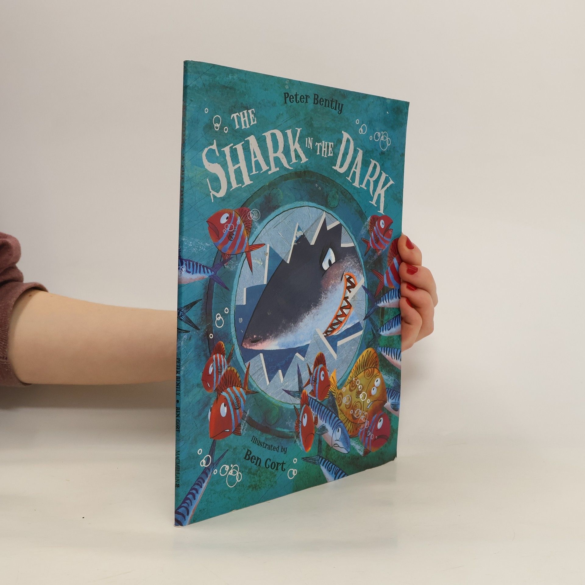 Peter Bently The Shark in the Dark