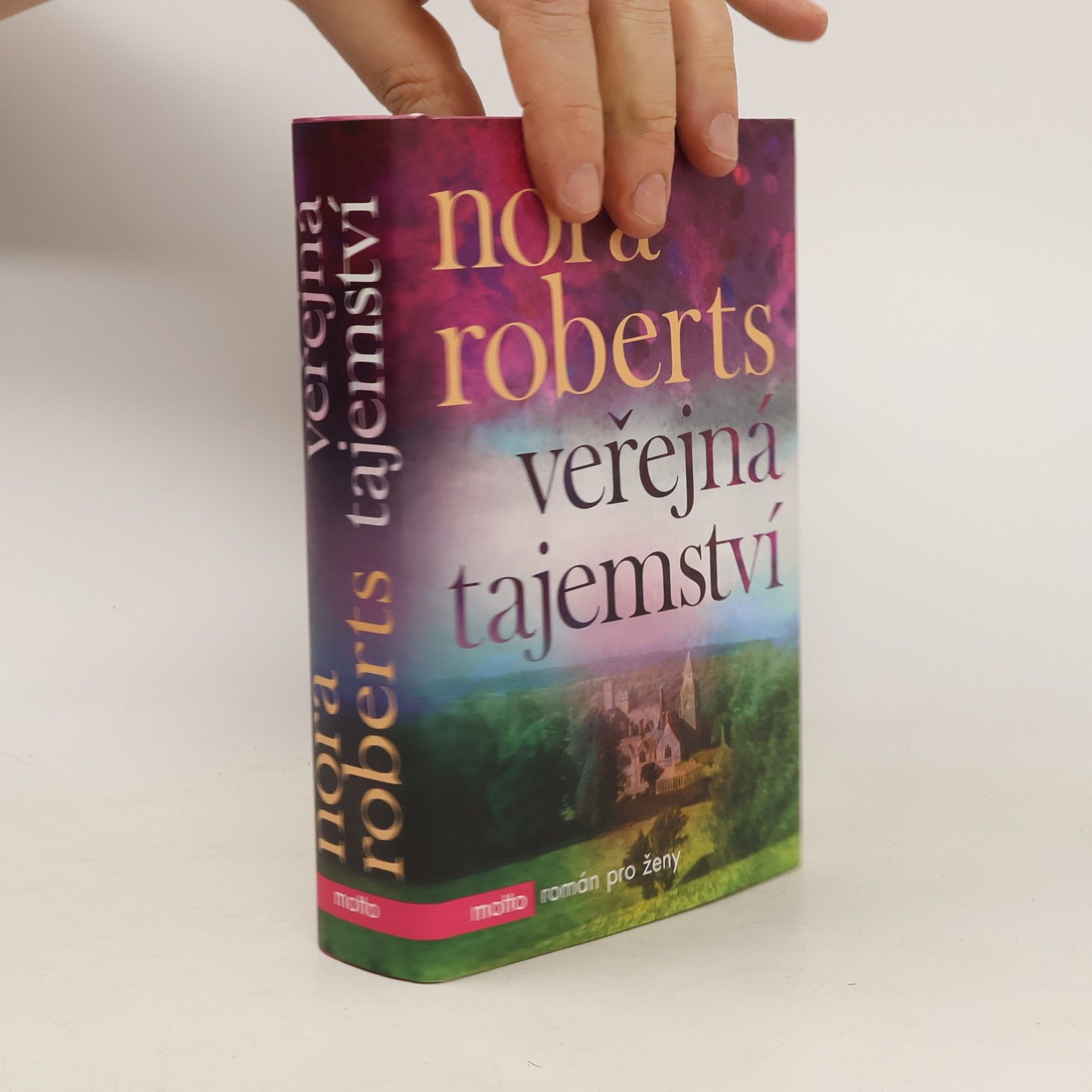 Nora Roberts Veřejná tajemství