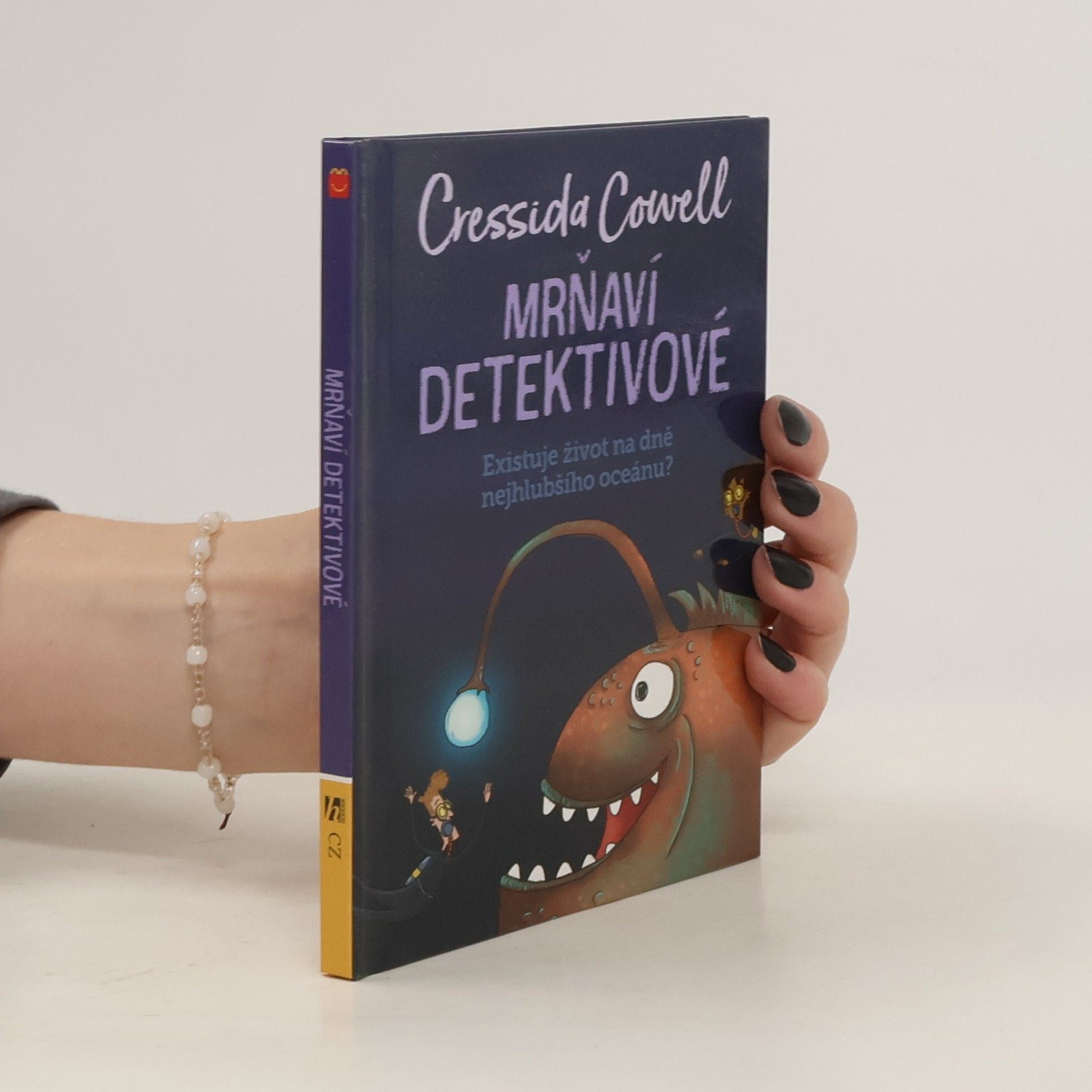 Cressida Cowell Mrňaví detektivové : Existuje život na dně nejhlubšího oceánu ?