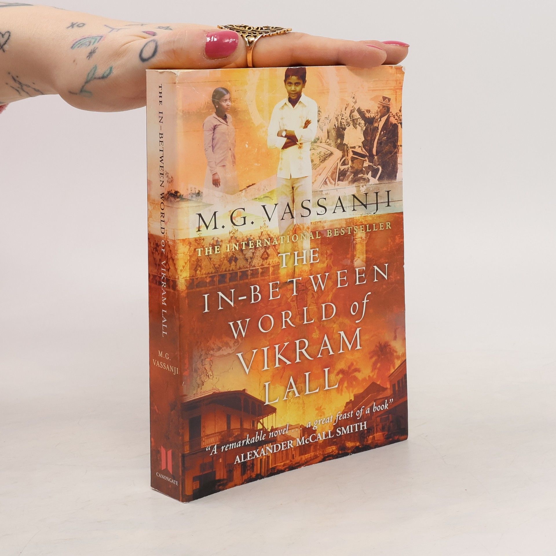 M. G. Vassanji The In-Between World Of Vikram Lall