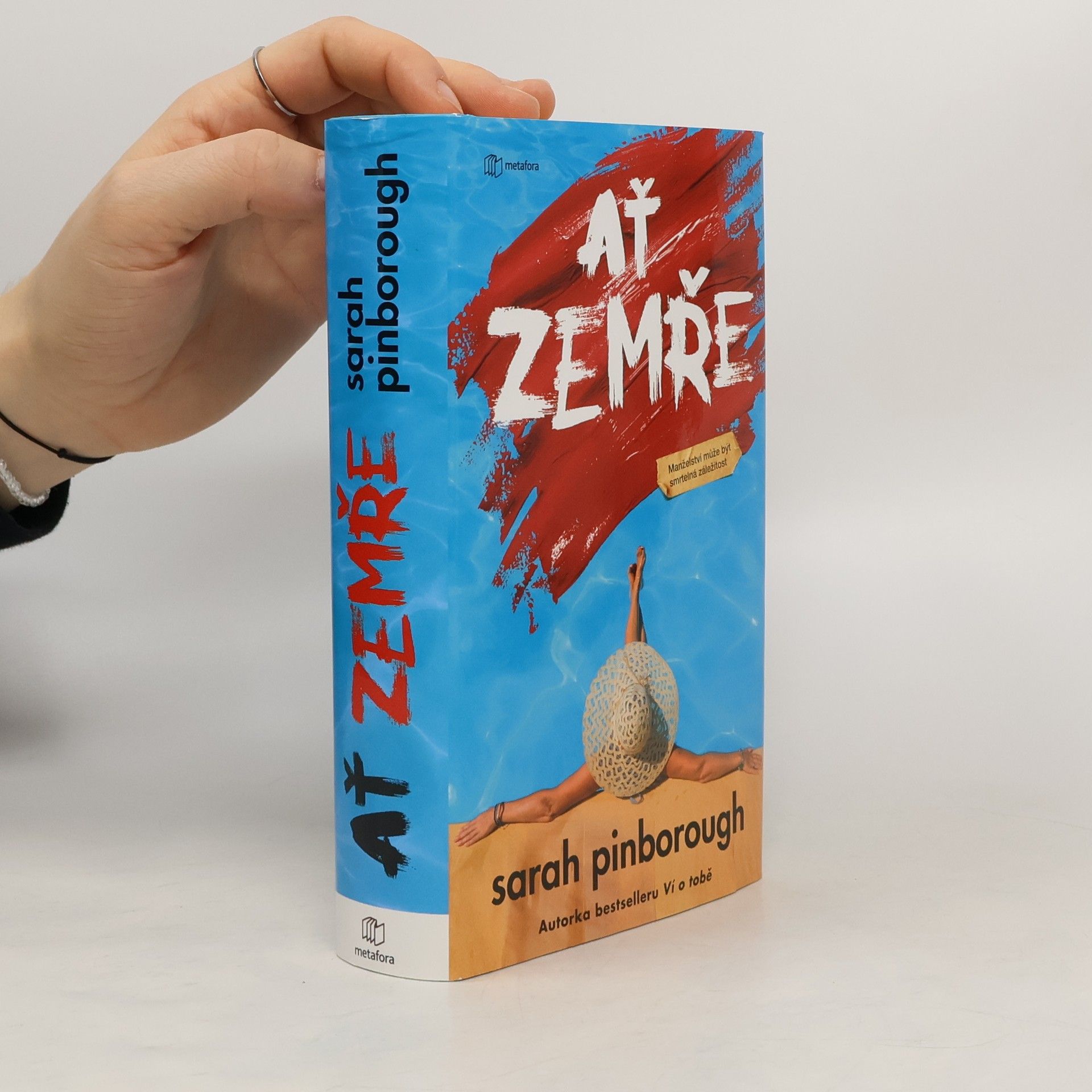 Sarah Pinborough Ať zemře