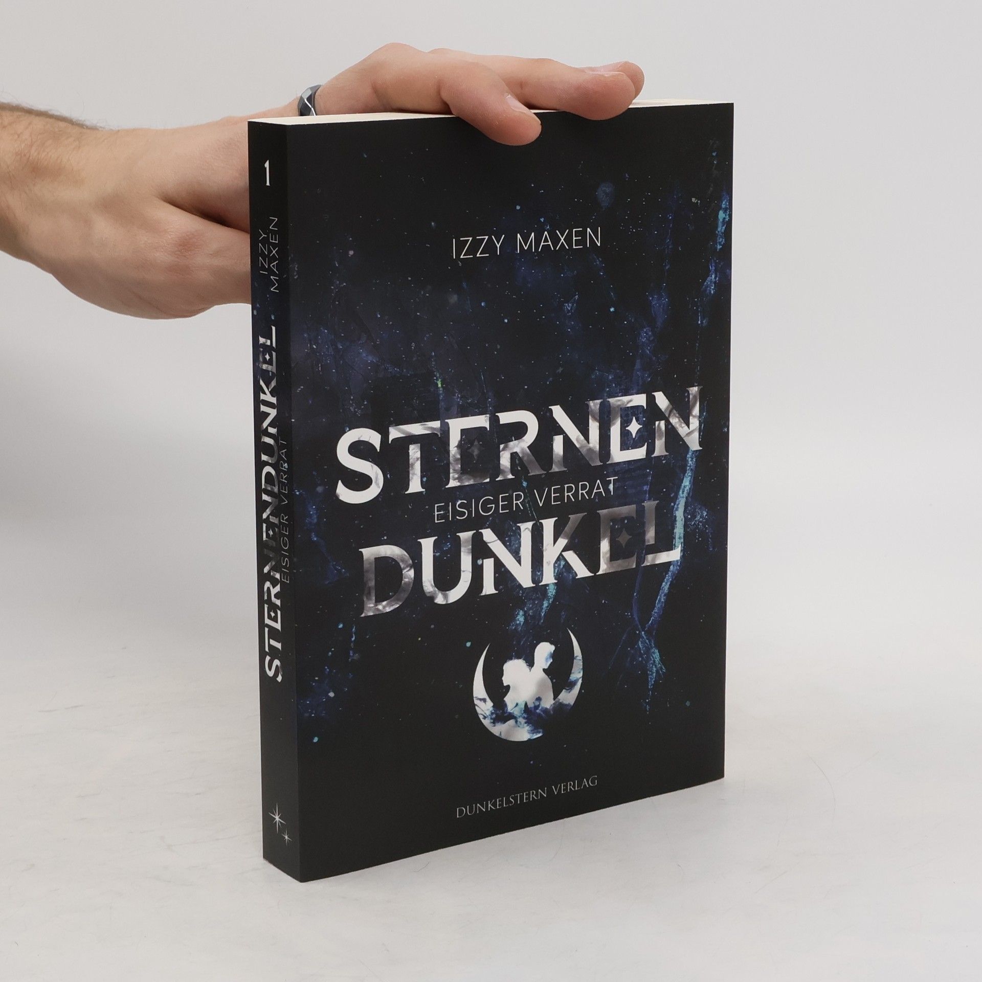 Izzy Maxen Sternendunkel