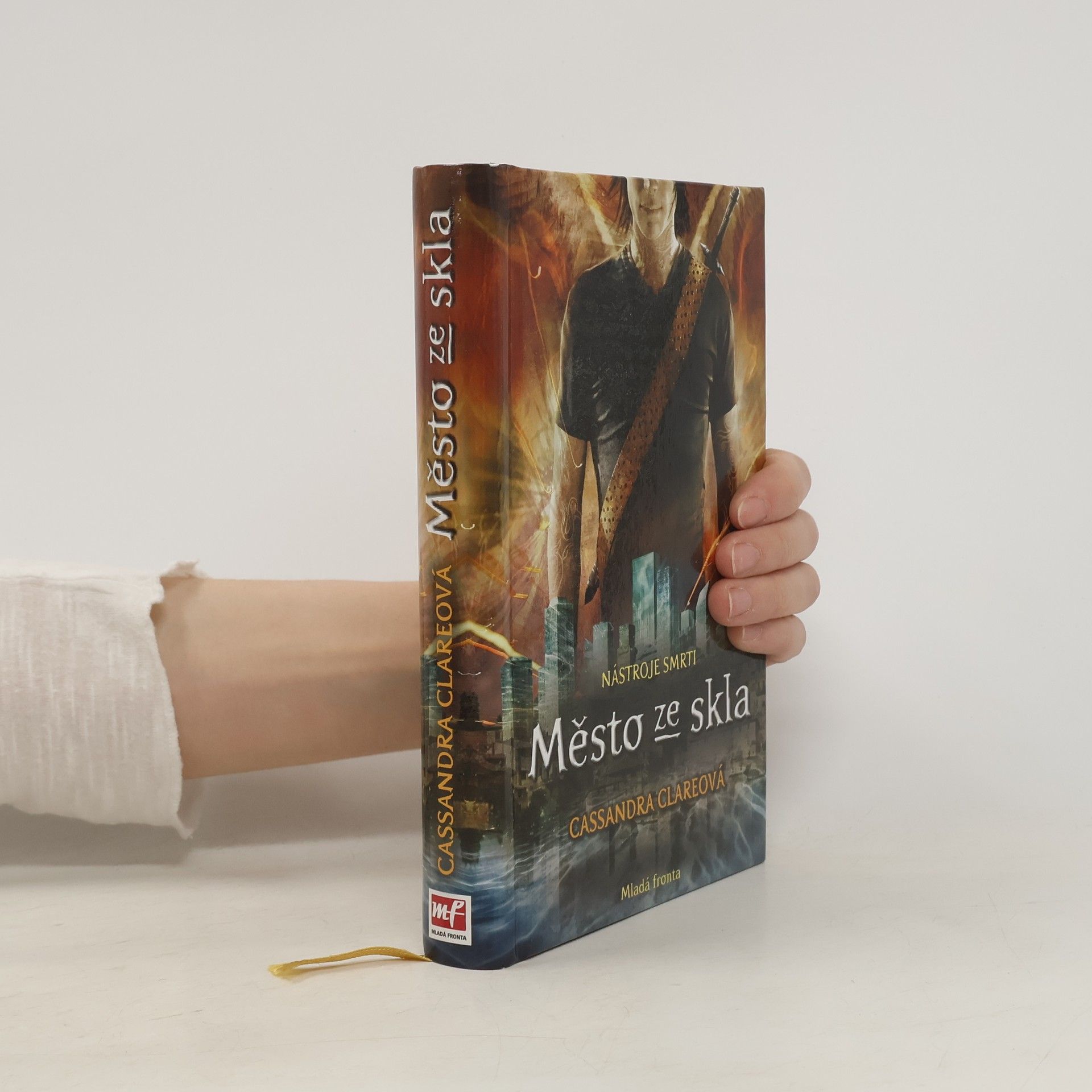 Cassandra Clare Nástroje smrti. Kniha třetí, Město ze skla