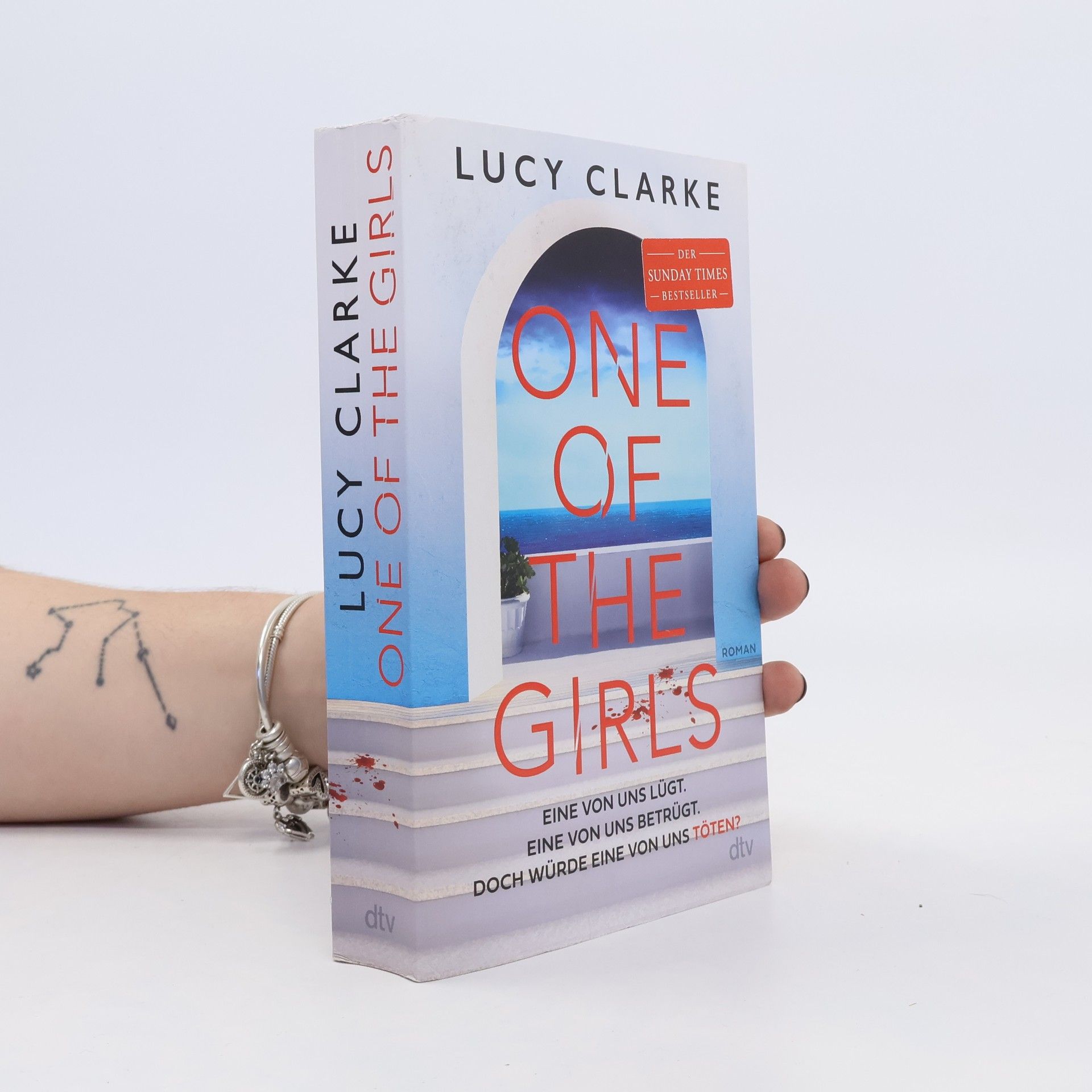 Lucy Clarke One of the Girls