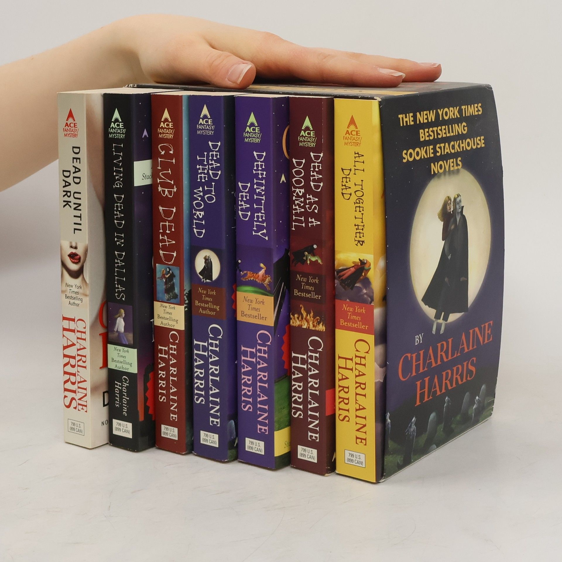 Charlaine Harris Dead Until Dark Box 1-7