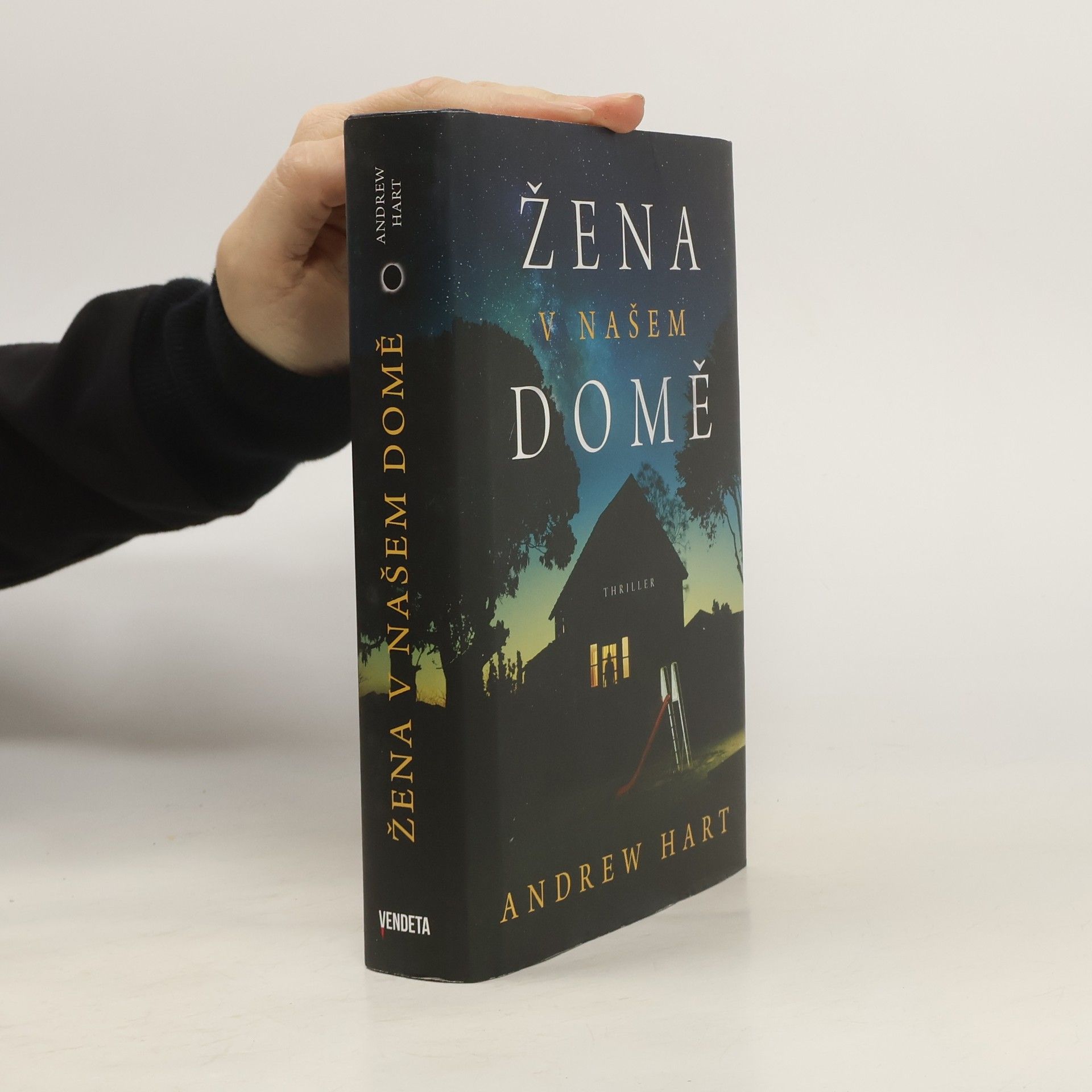 A. J. Hartley Žena v našem domě