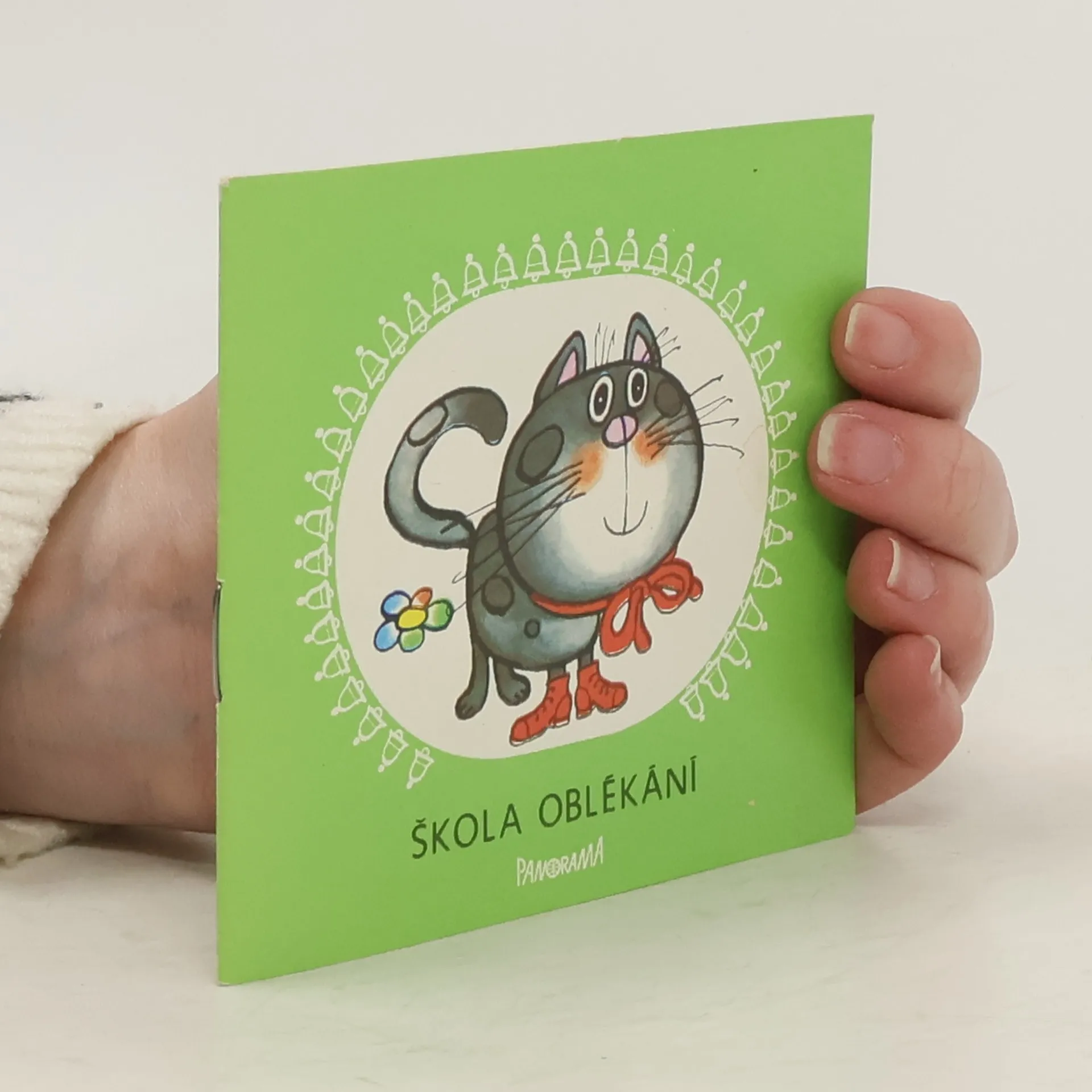 Škola oblékání | Kniha | měkká | kolektiv