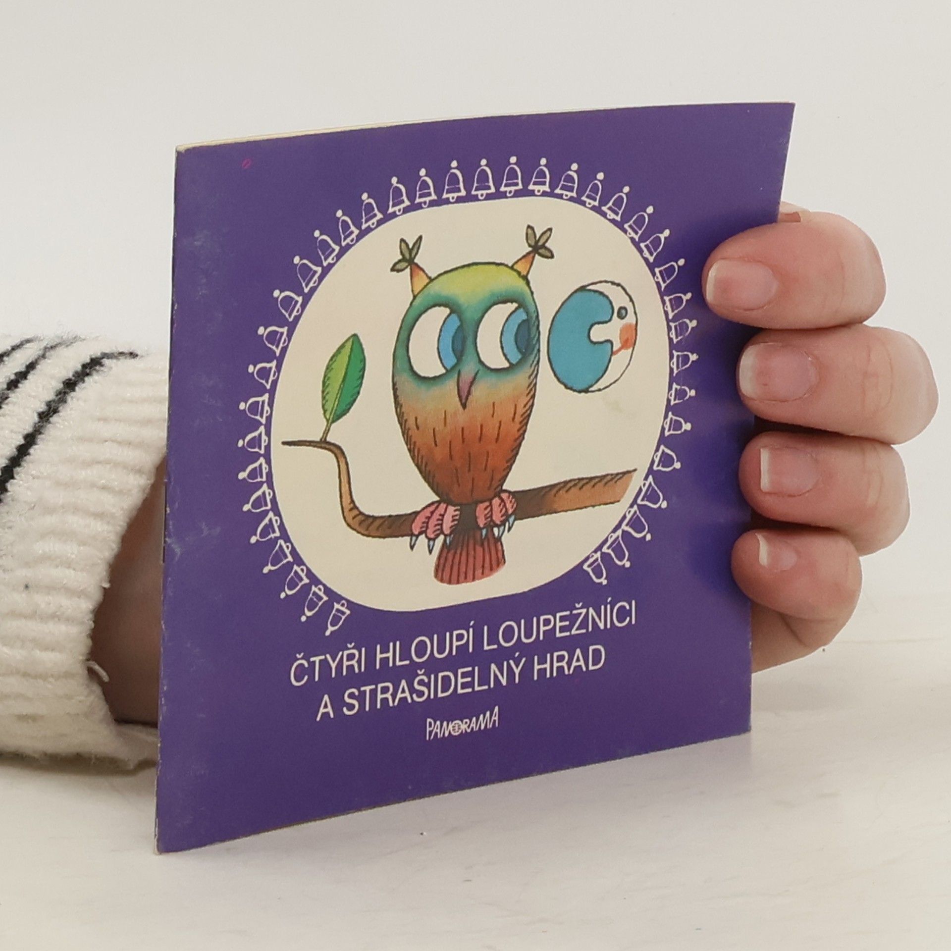 AA.VV. Čtyři hloupí loupežníci a strašidelný hrad