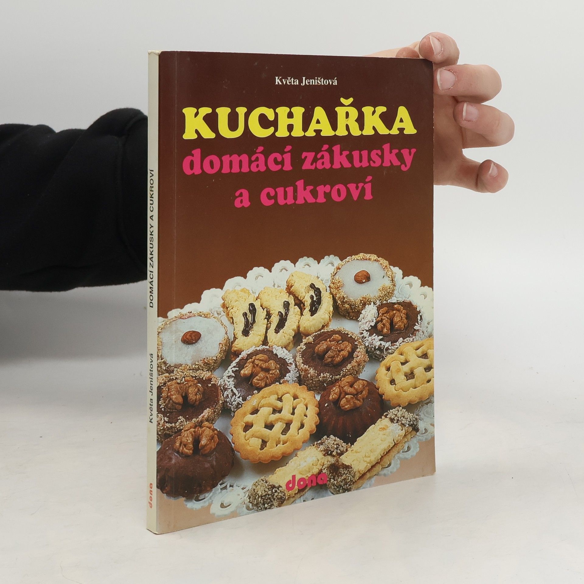 Miloslav Martenek Kuchařka: Domácí zákusky a cukroví