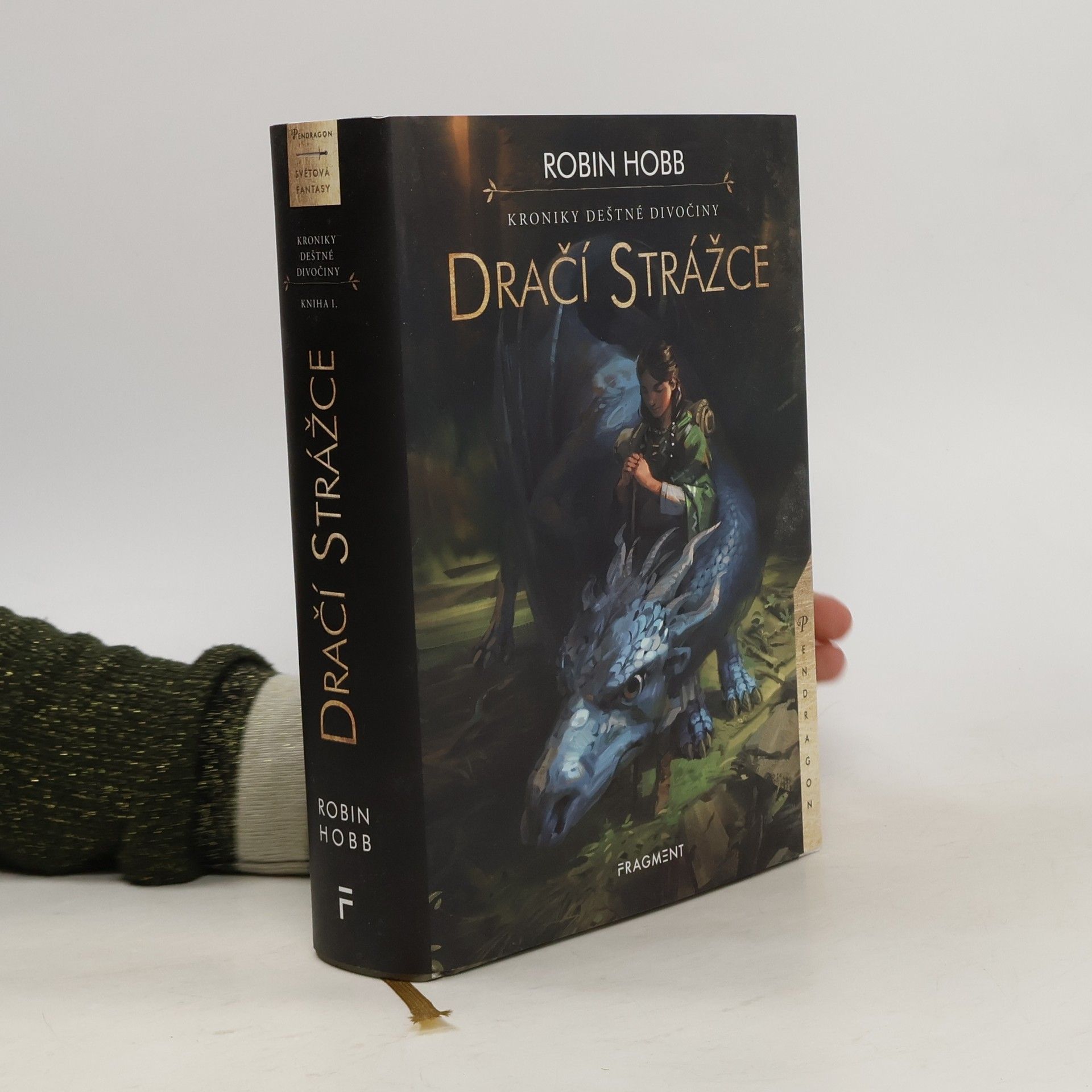 Robin Hobb Kroniky Deštné divočiny. Dračí strážce