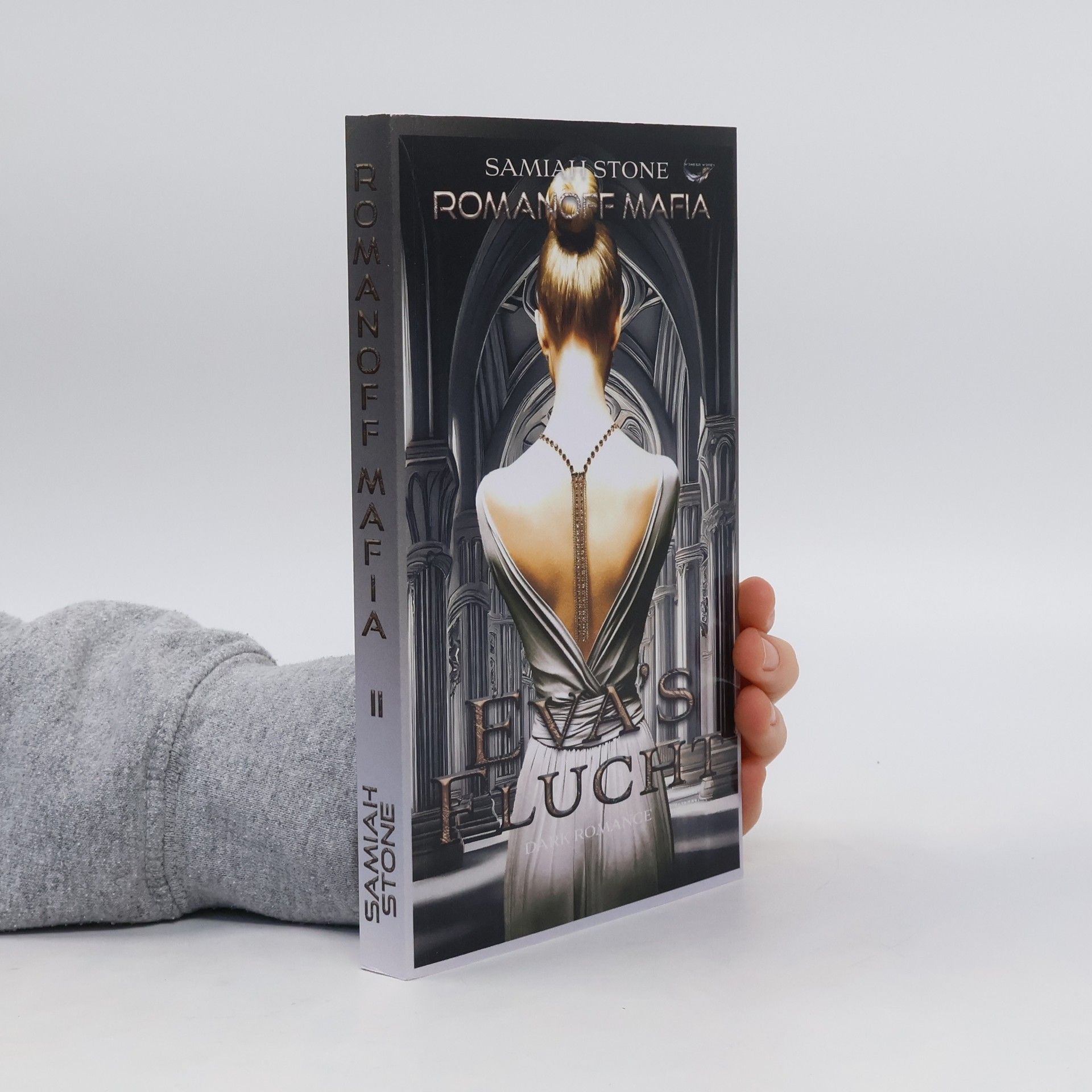 Eva's Flucht. Romanoff Mafia II