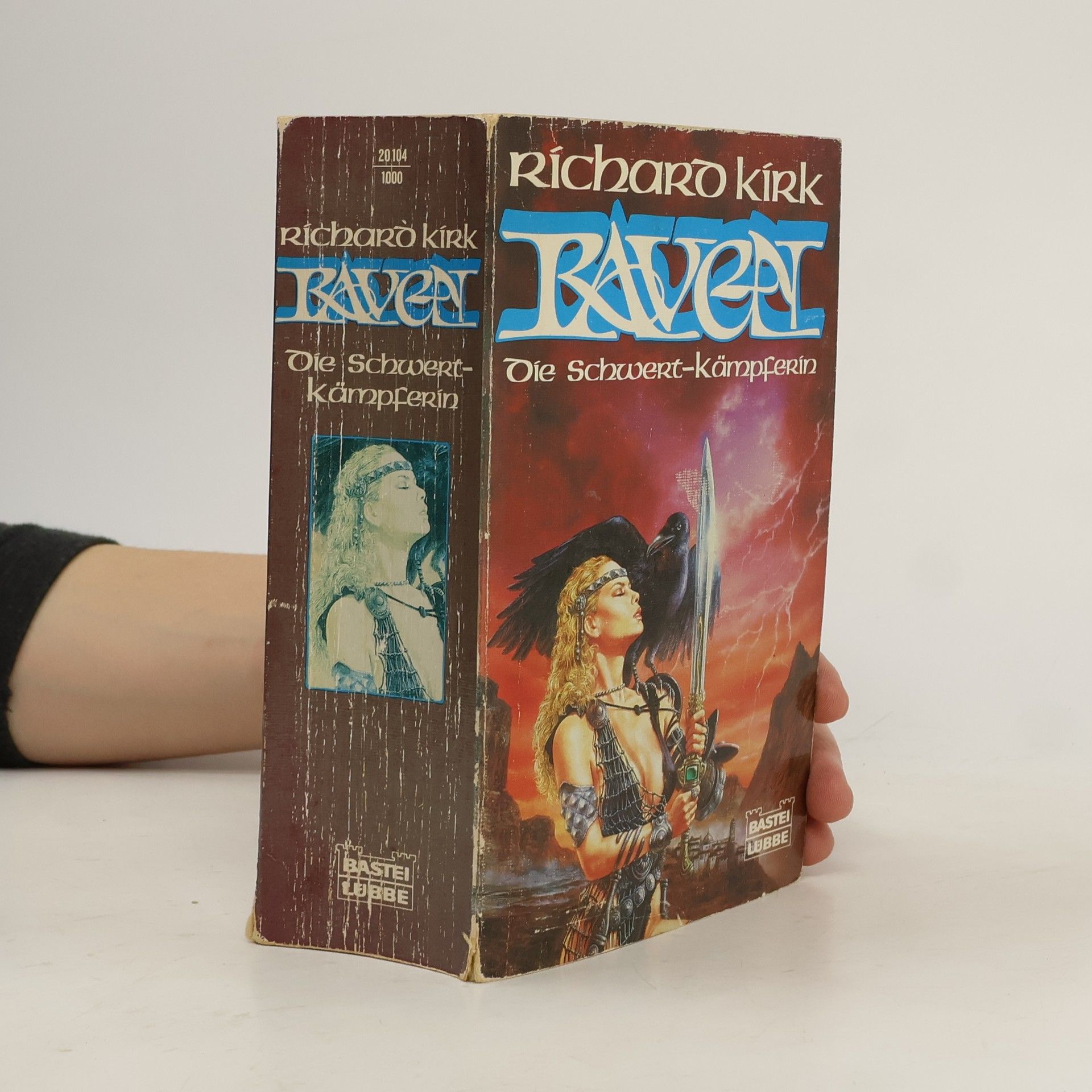 Richard Kirk Raven, Die Schwertkämpferin