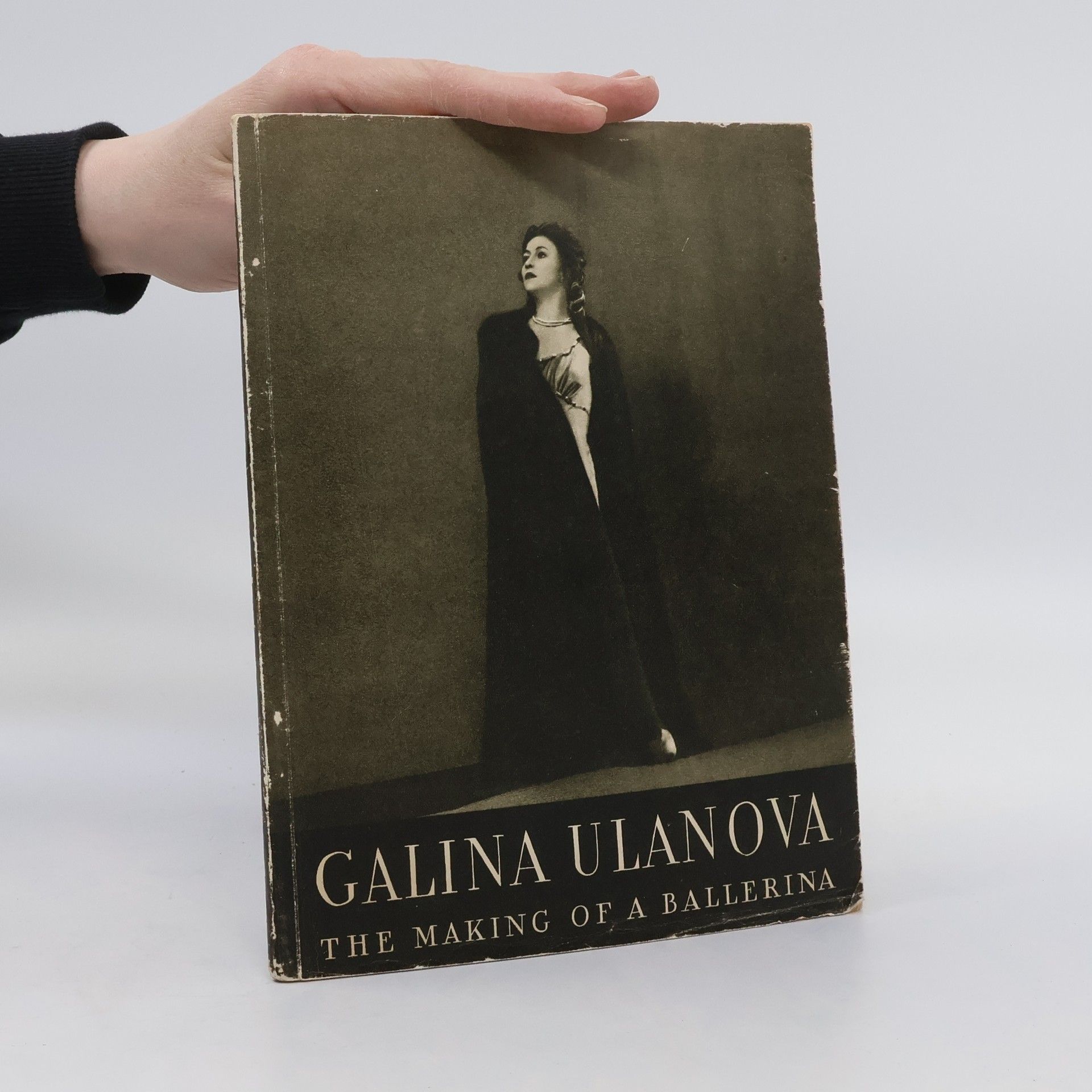 Galina Sergeevna Ulanova Galina Ulanova : The Making of a Ballerina