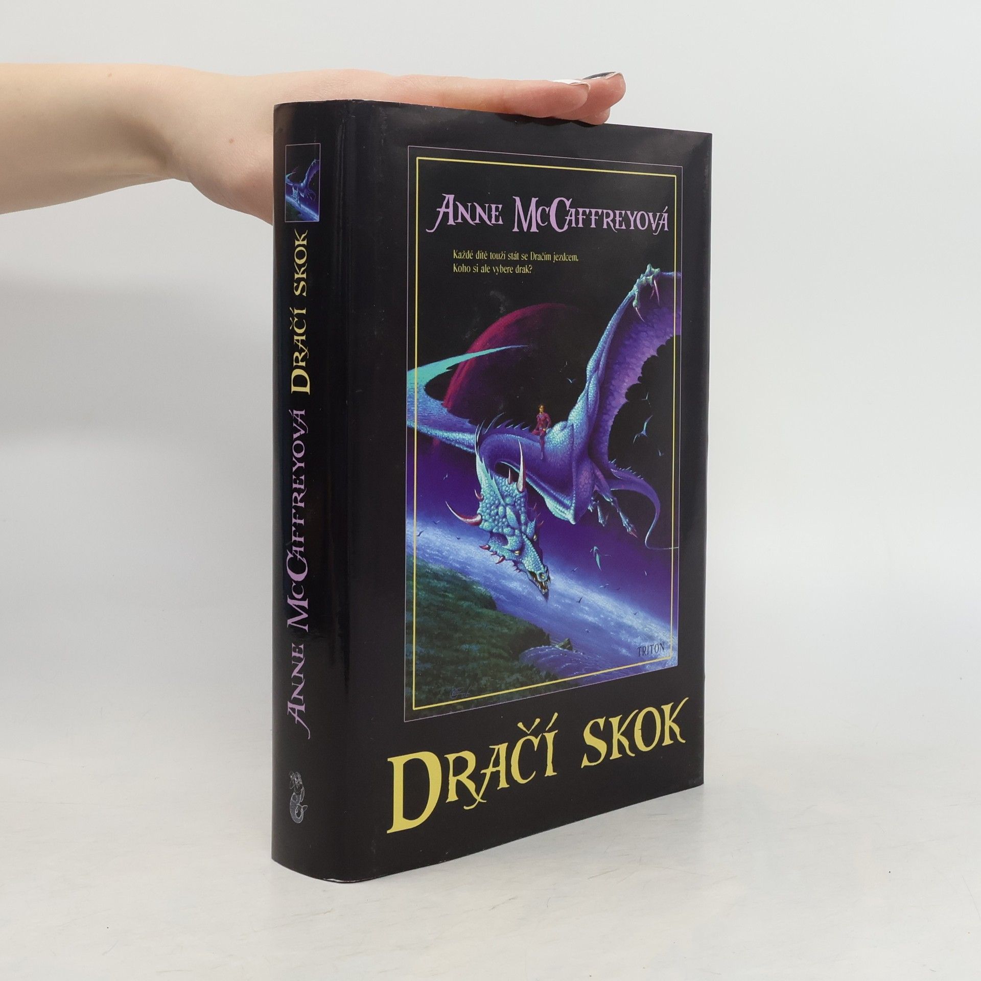 Anne Mac Caffrey Dračí skok