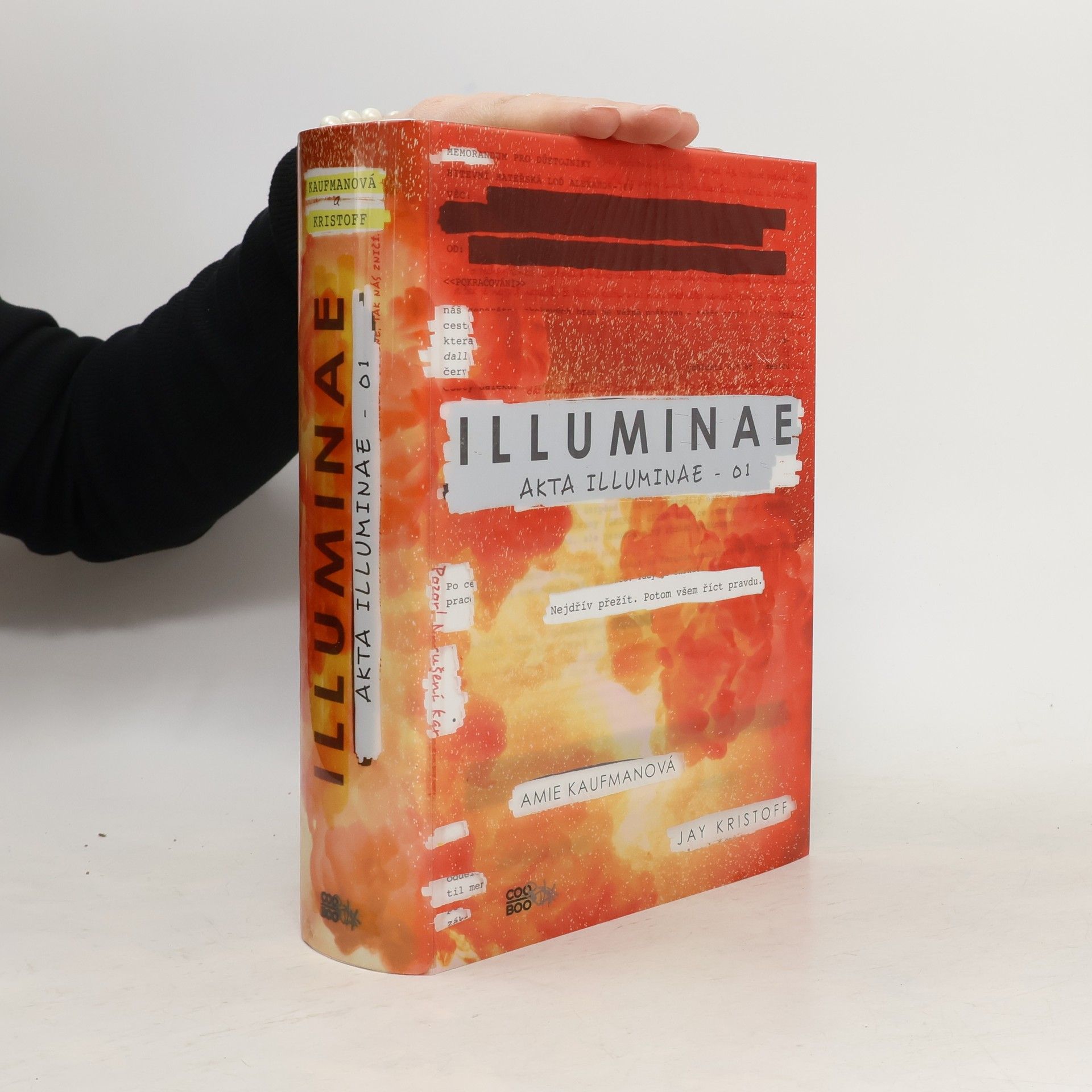 Amie Kaufman Akta illuminae. 01, Illuminae