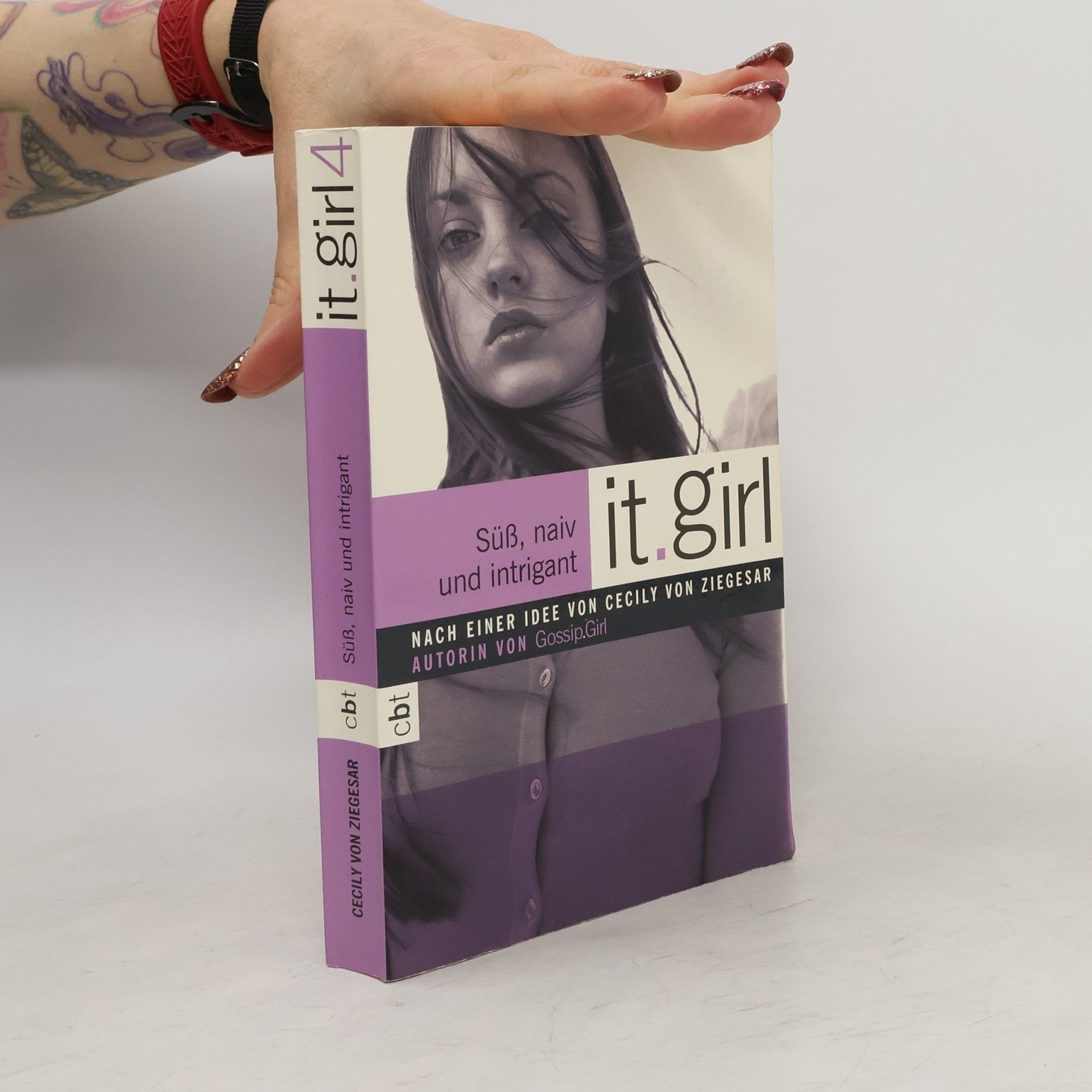 Eva Riekert Süß, naiv und intrigant (it.girl 4)