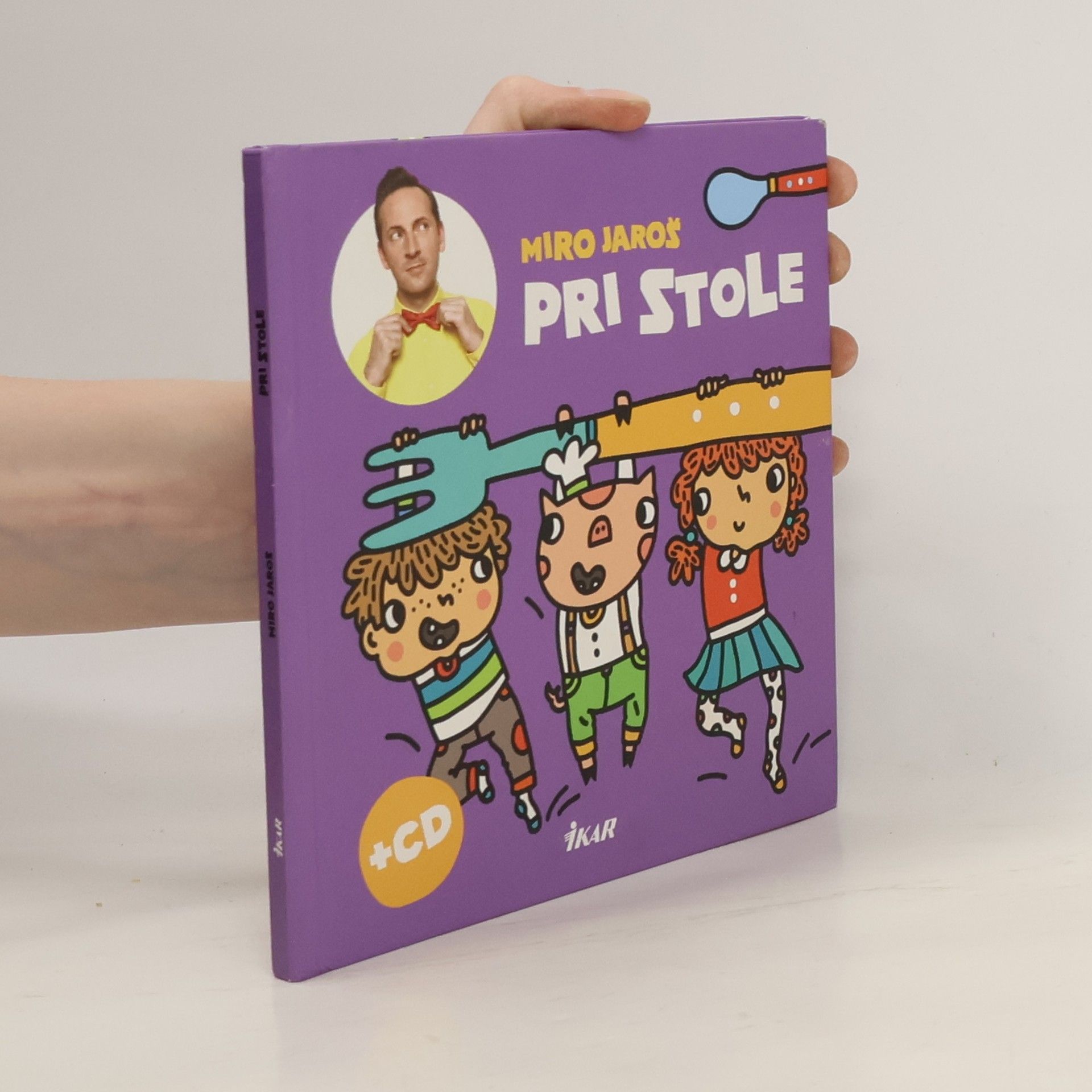 Miro Jaroš Pri stole