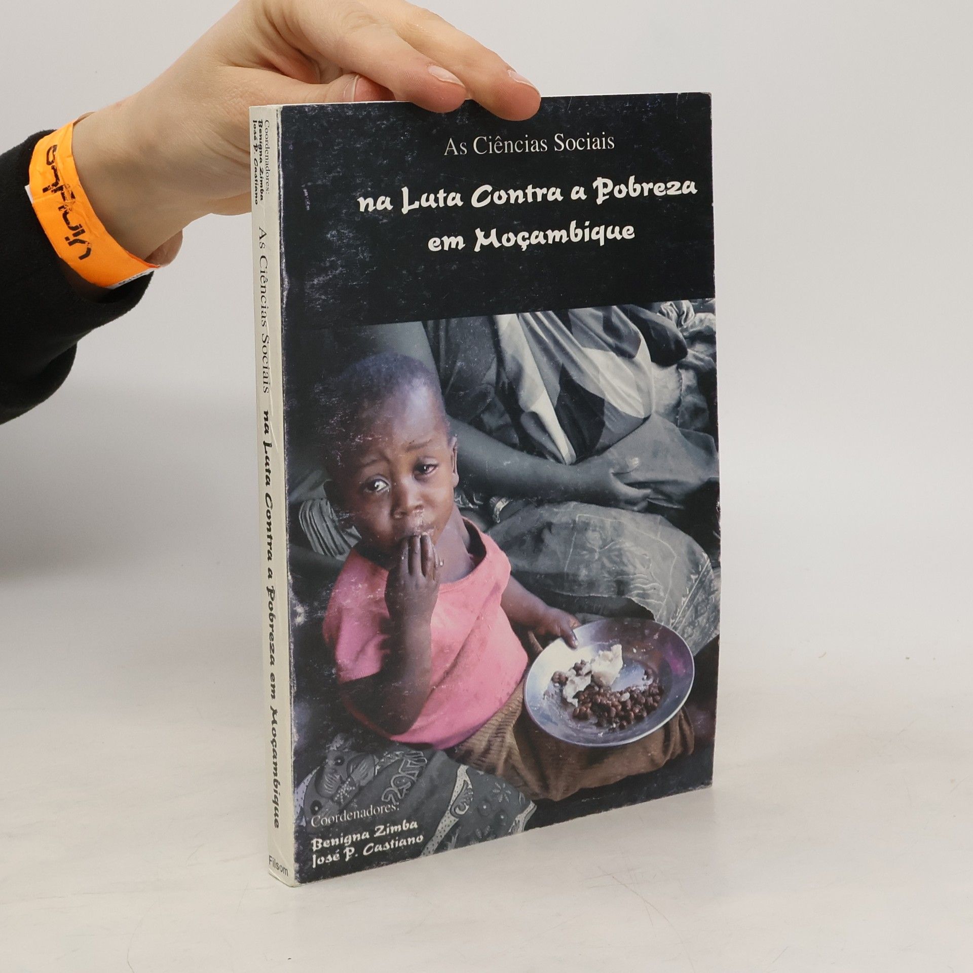 Benigna Zimba As Ciências Sociais na Luta Contra a Pobreza
