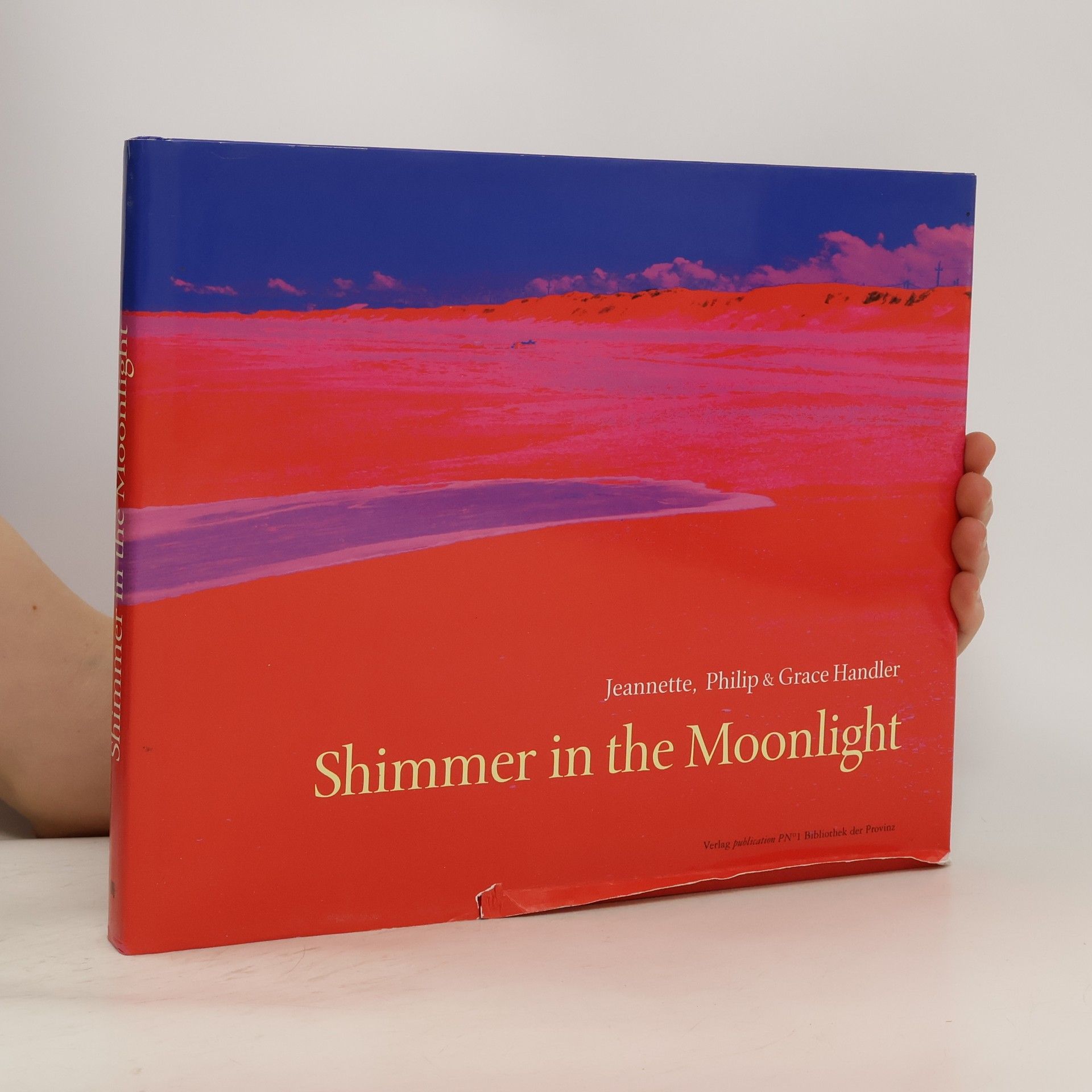 Shimmer in the moonlight