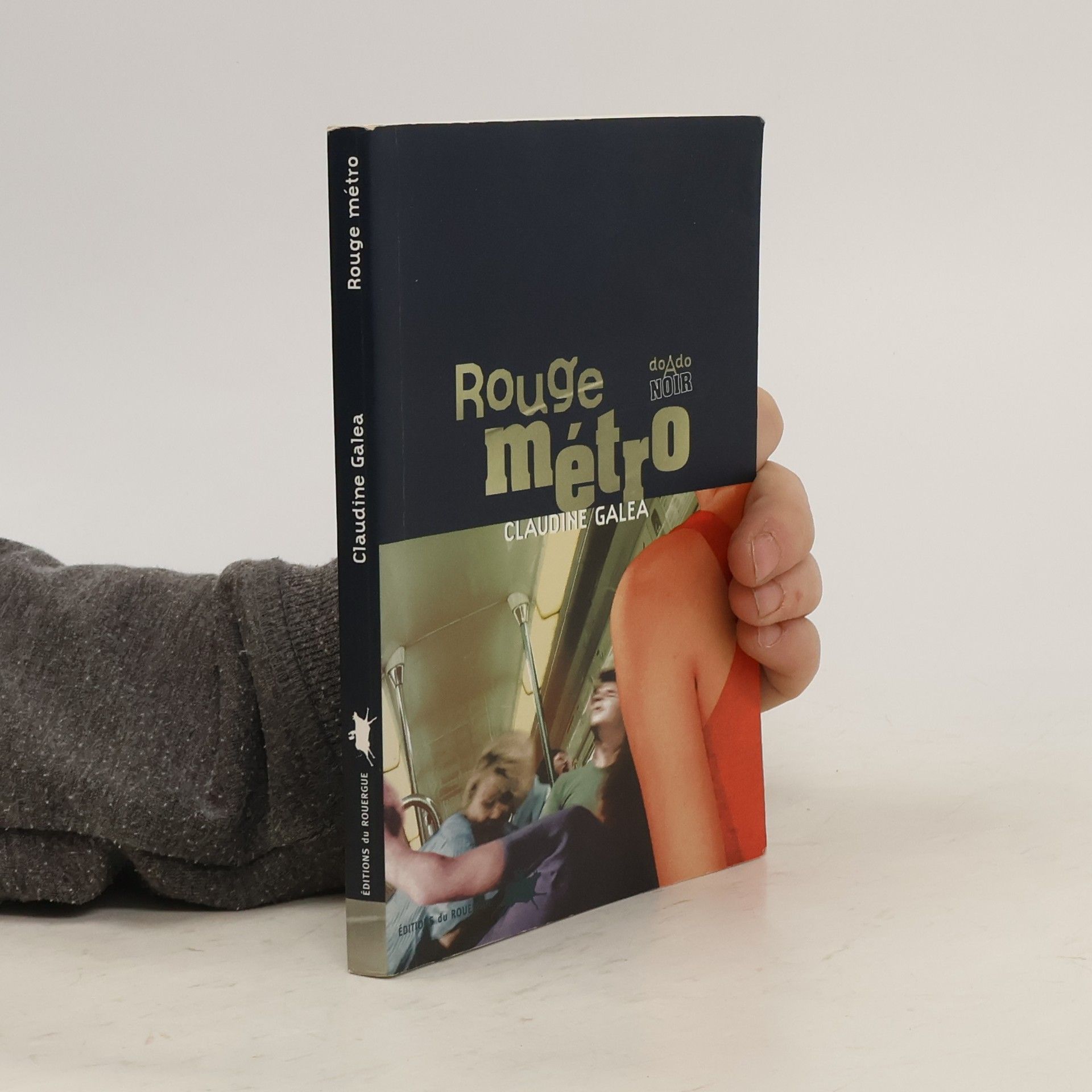 Claudine Galea Rouge métro