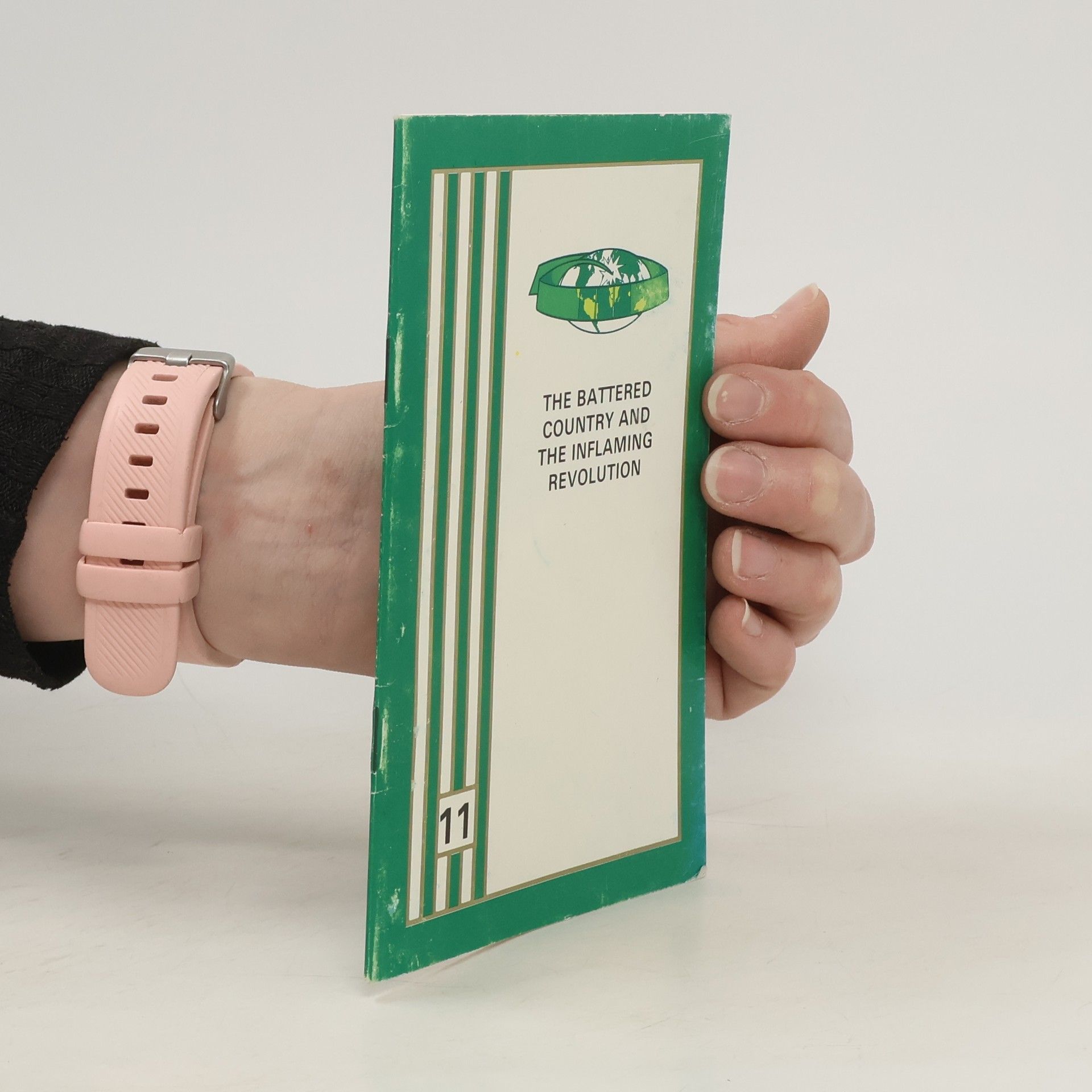 Collectif d'auteurs The Battered Country and the Inflaming Revolution