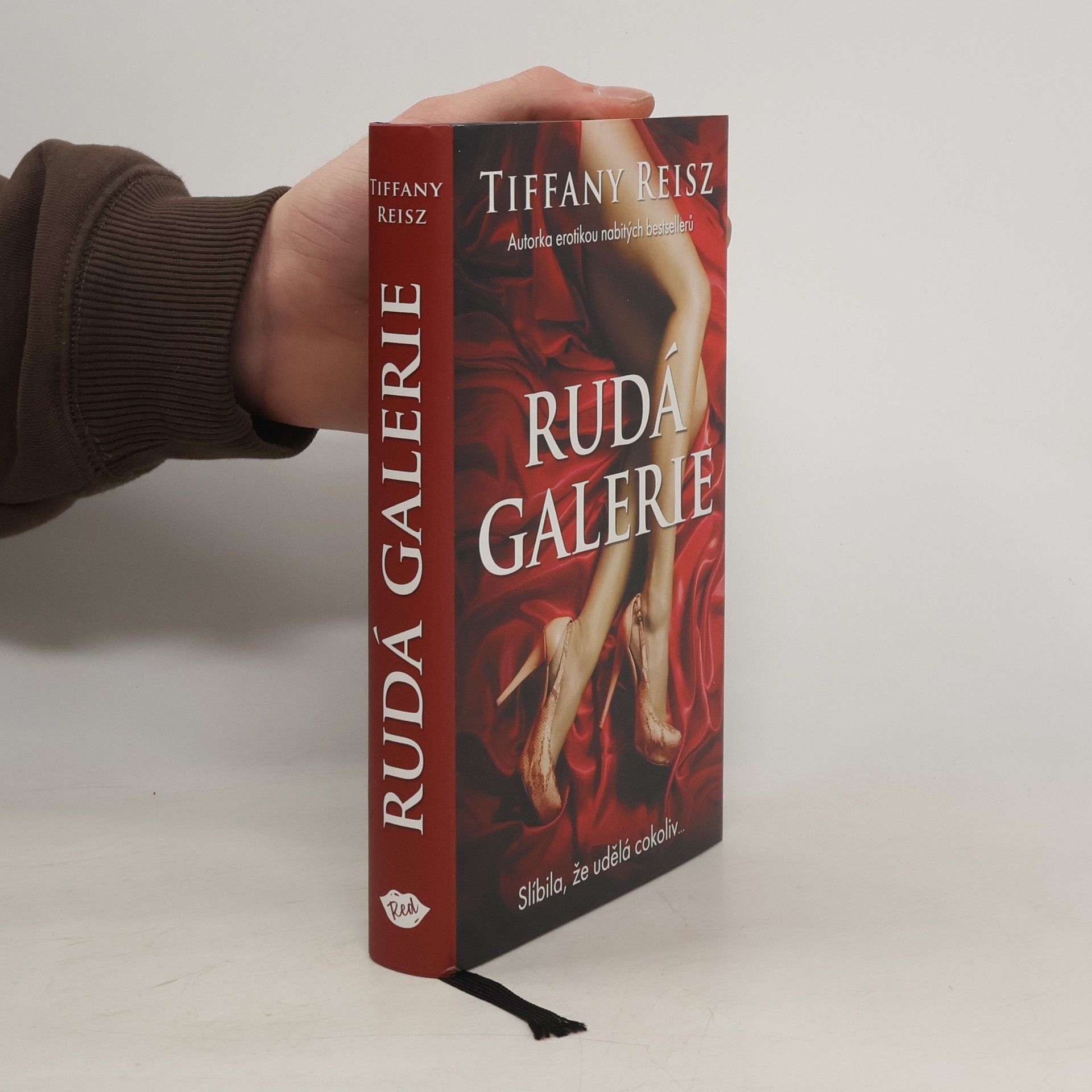 Tiffany Reisz Rudá galerie