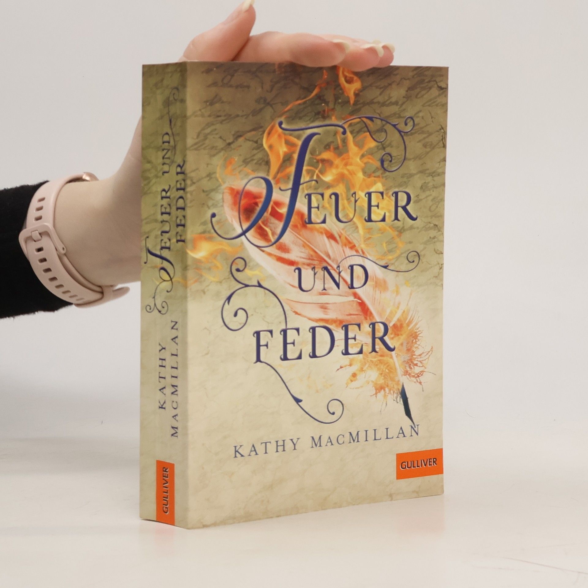 Kathy MacMillan Feuer und Feder