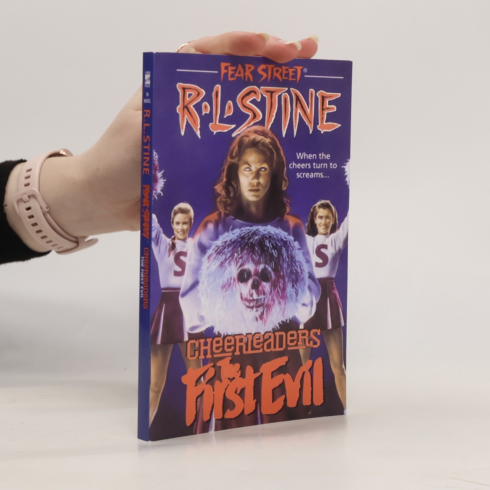 R. L. Stine Fear Street. Cheerleaders. The First Evil