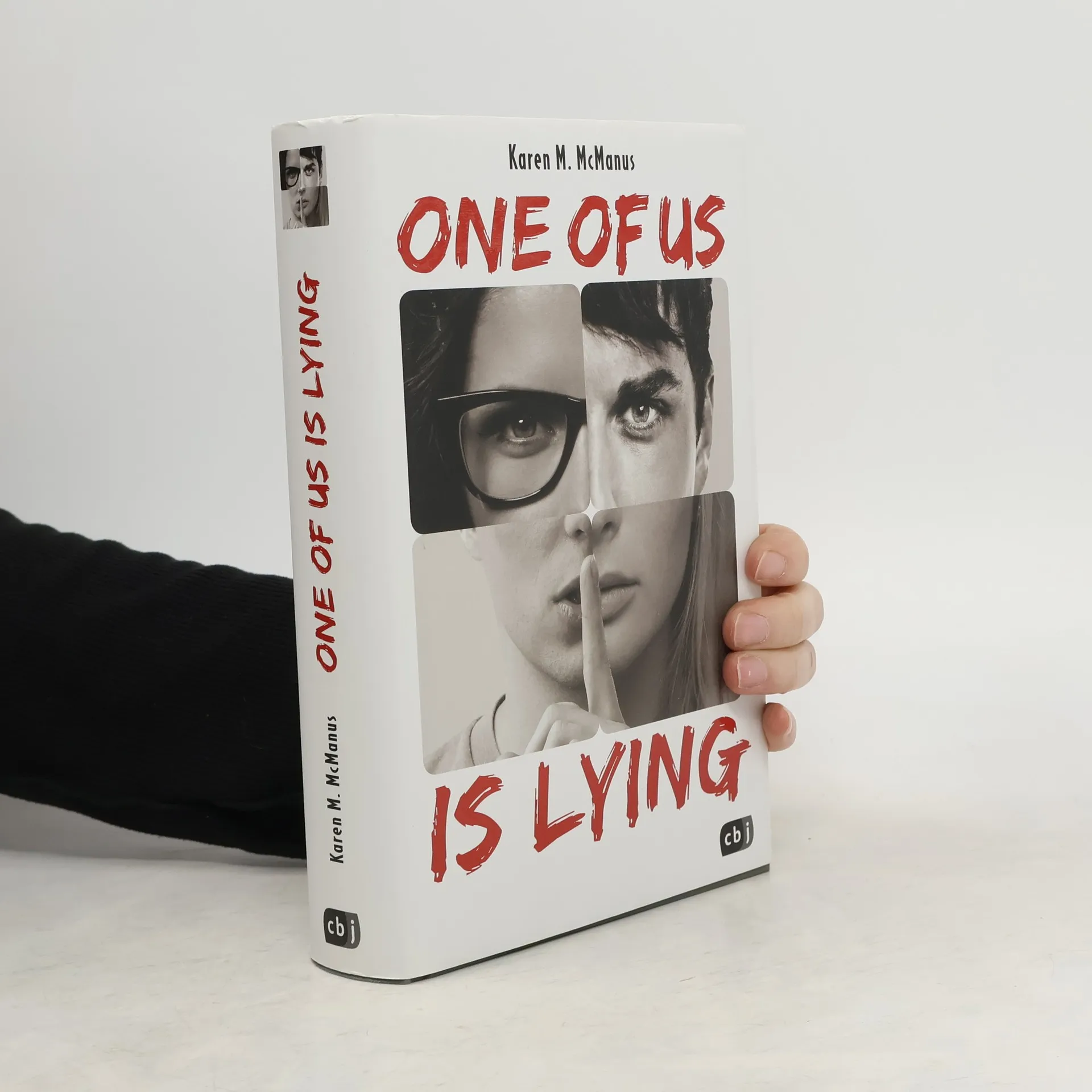 One of us is lying | Book | Karen M. McManus | DE