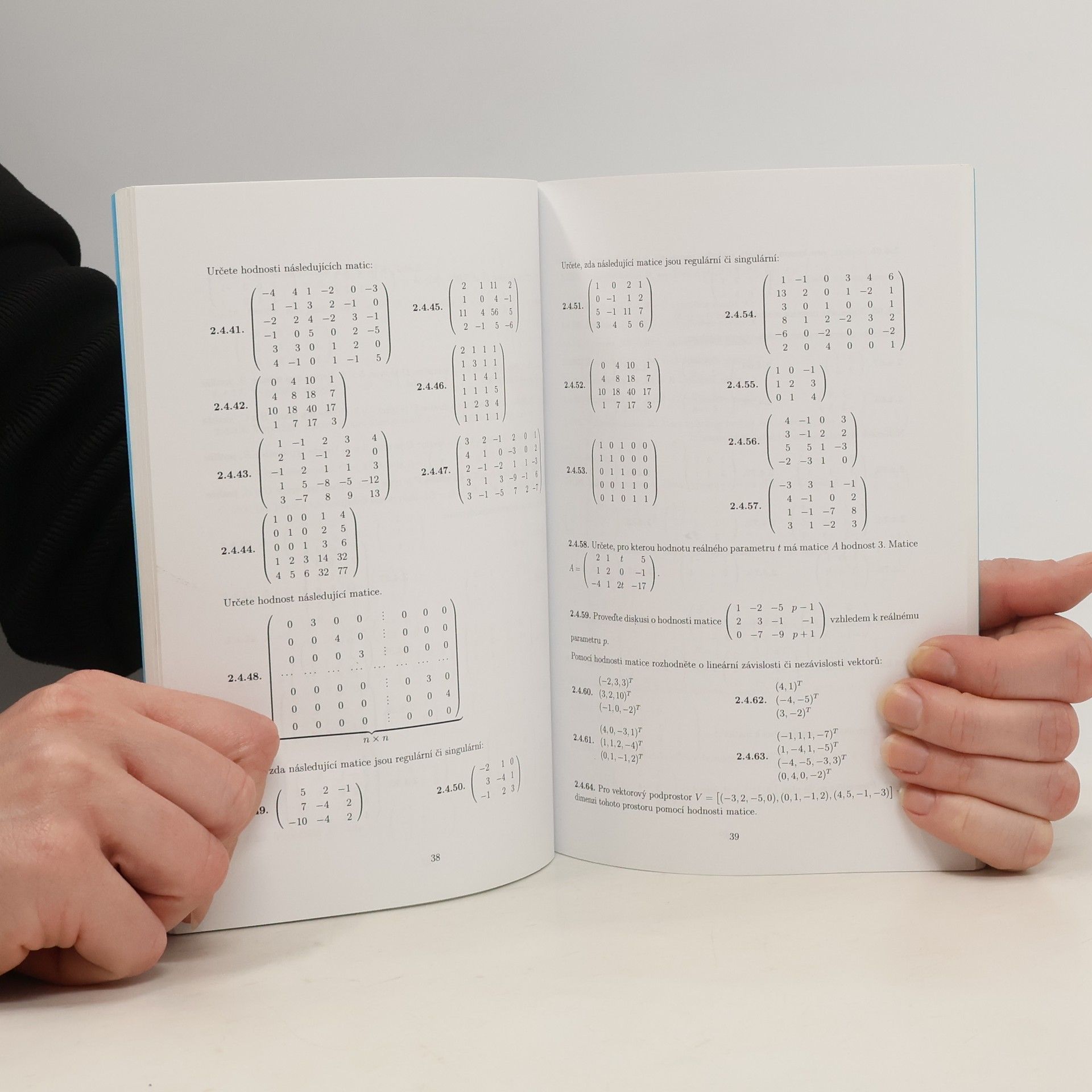 Jana Šimsová Sbírka úloh z matematiky. lineární algebra