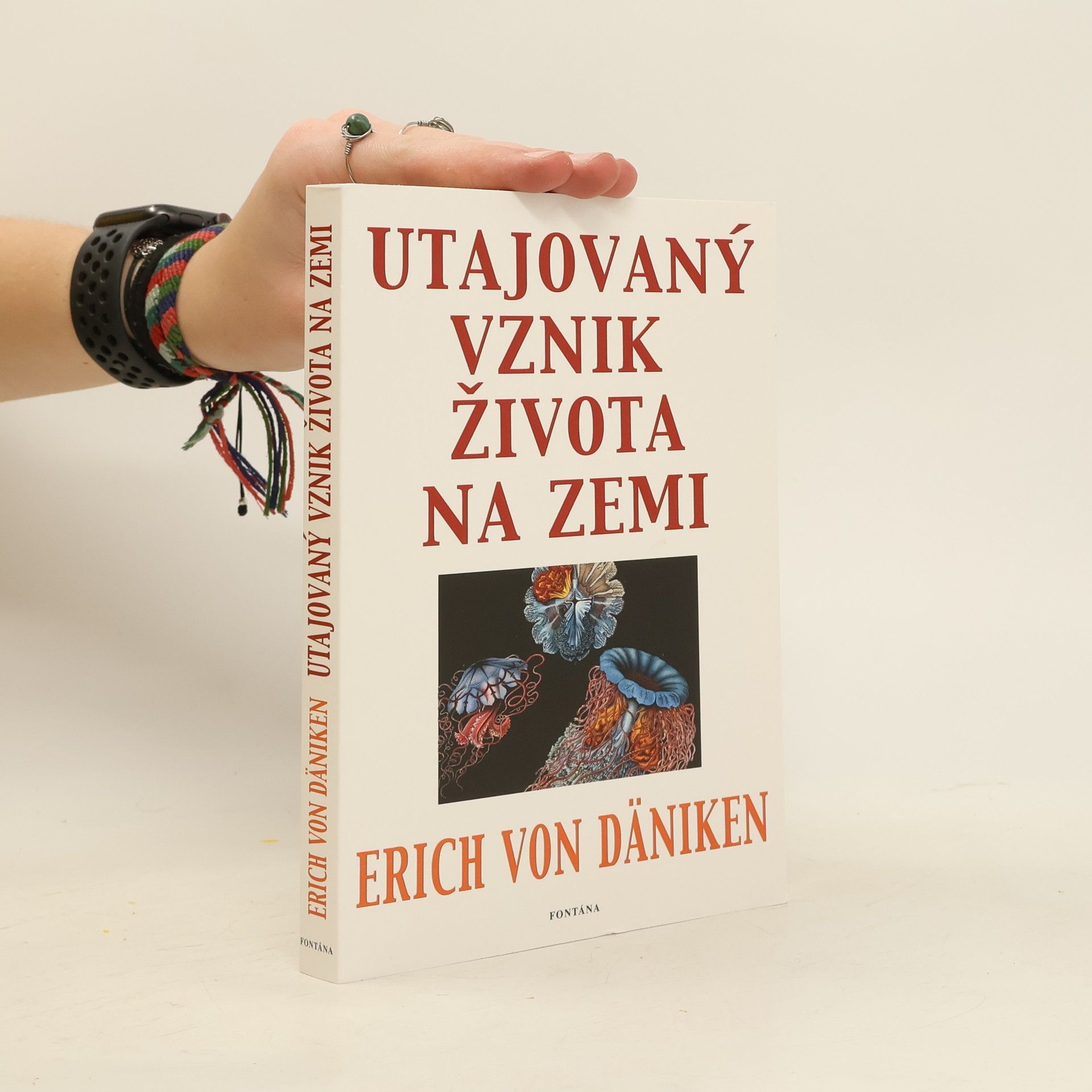 Erich von Däniken Utajovaný vznik života na Zemi