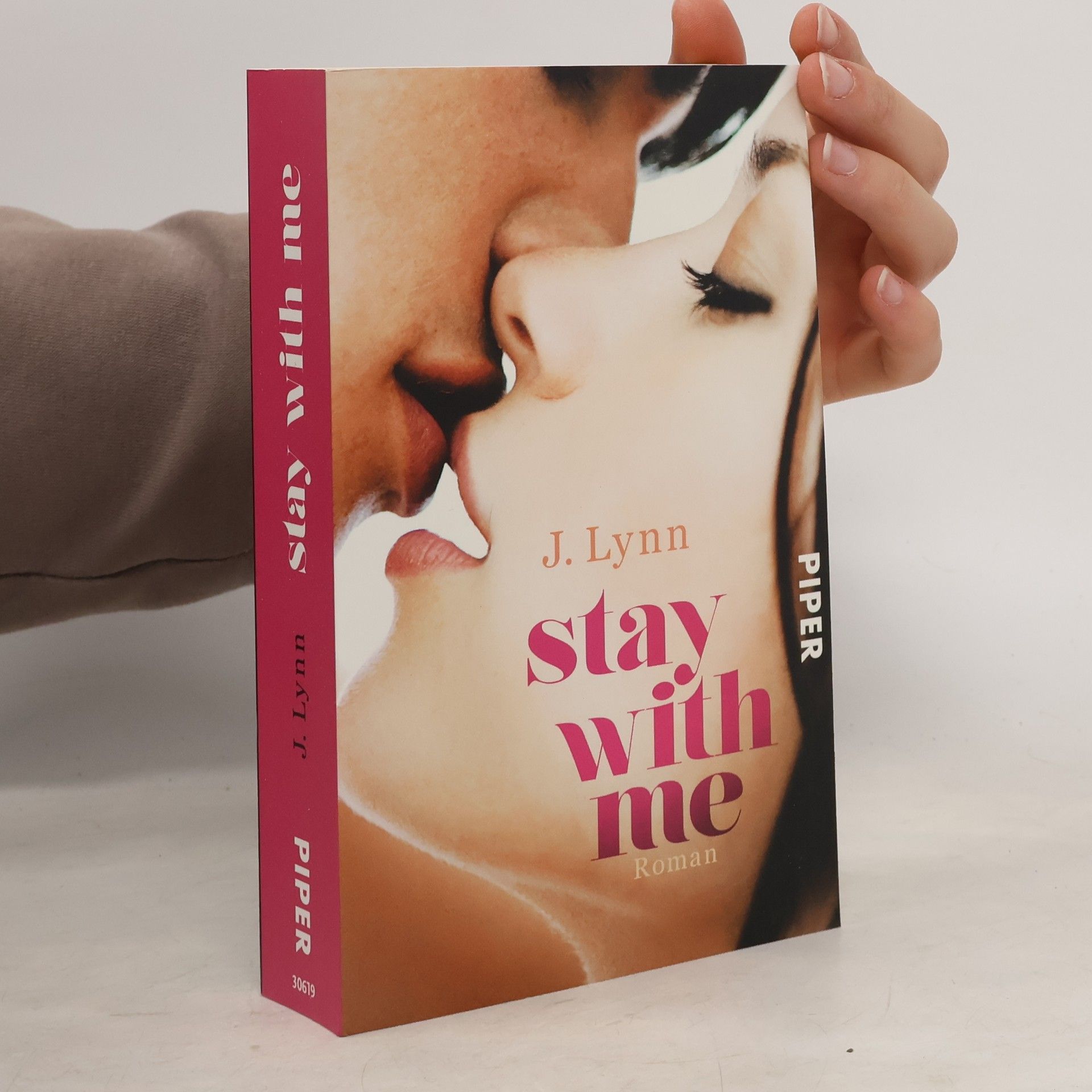 Jennifer Armentrout Stay with me