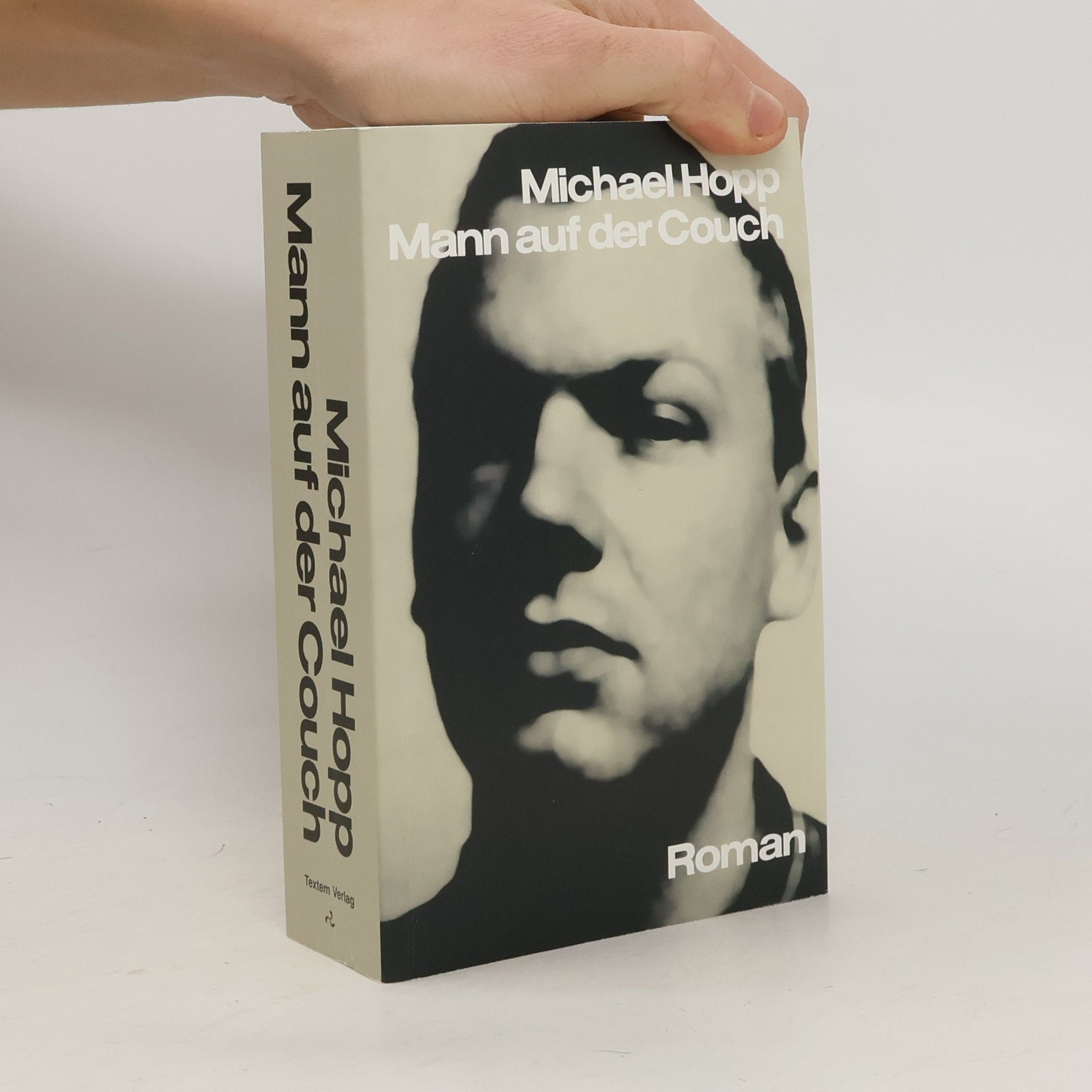 Michael Hopp Mann auf der Couch
