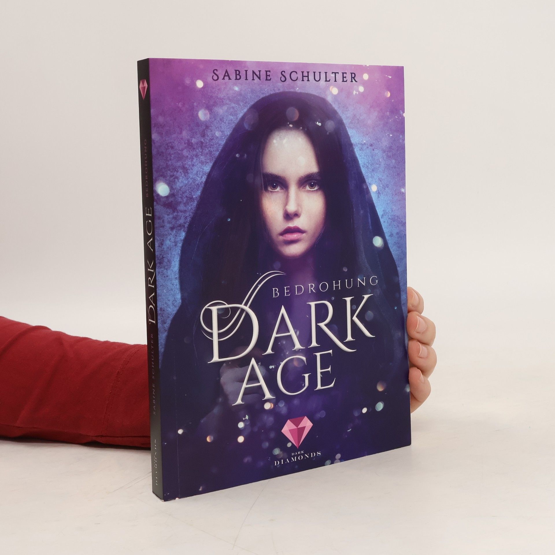 Sabine Schulter Dark Age - Bedrohung