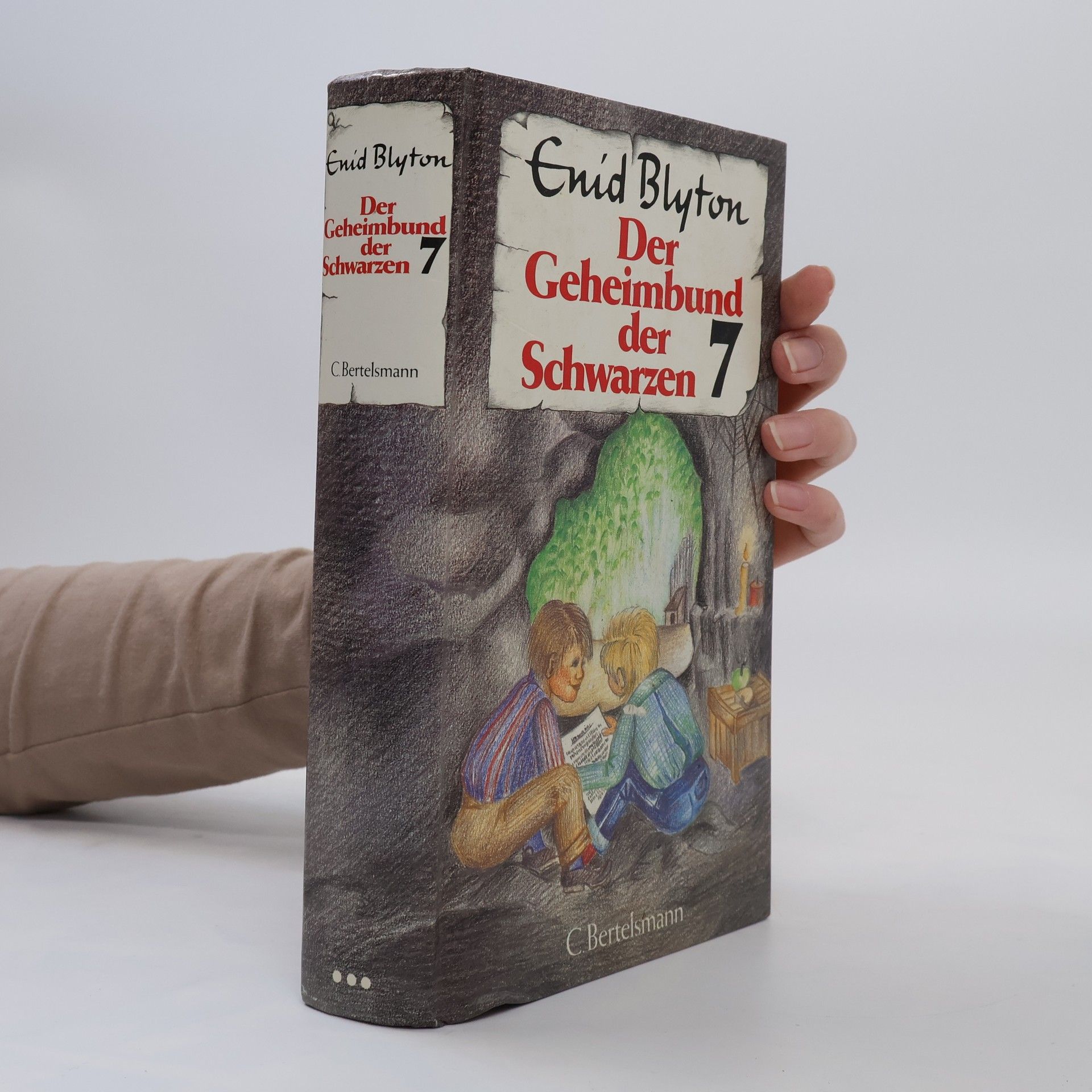 Enid Blyton Der Geheimbund der Schwarzen Sieben. 3 Bde. in 1 Bd. Bravo, Schwarze 7; Gute Arbeit, Schwarze 7; Aufgepaßt, Schwarze 7