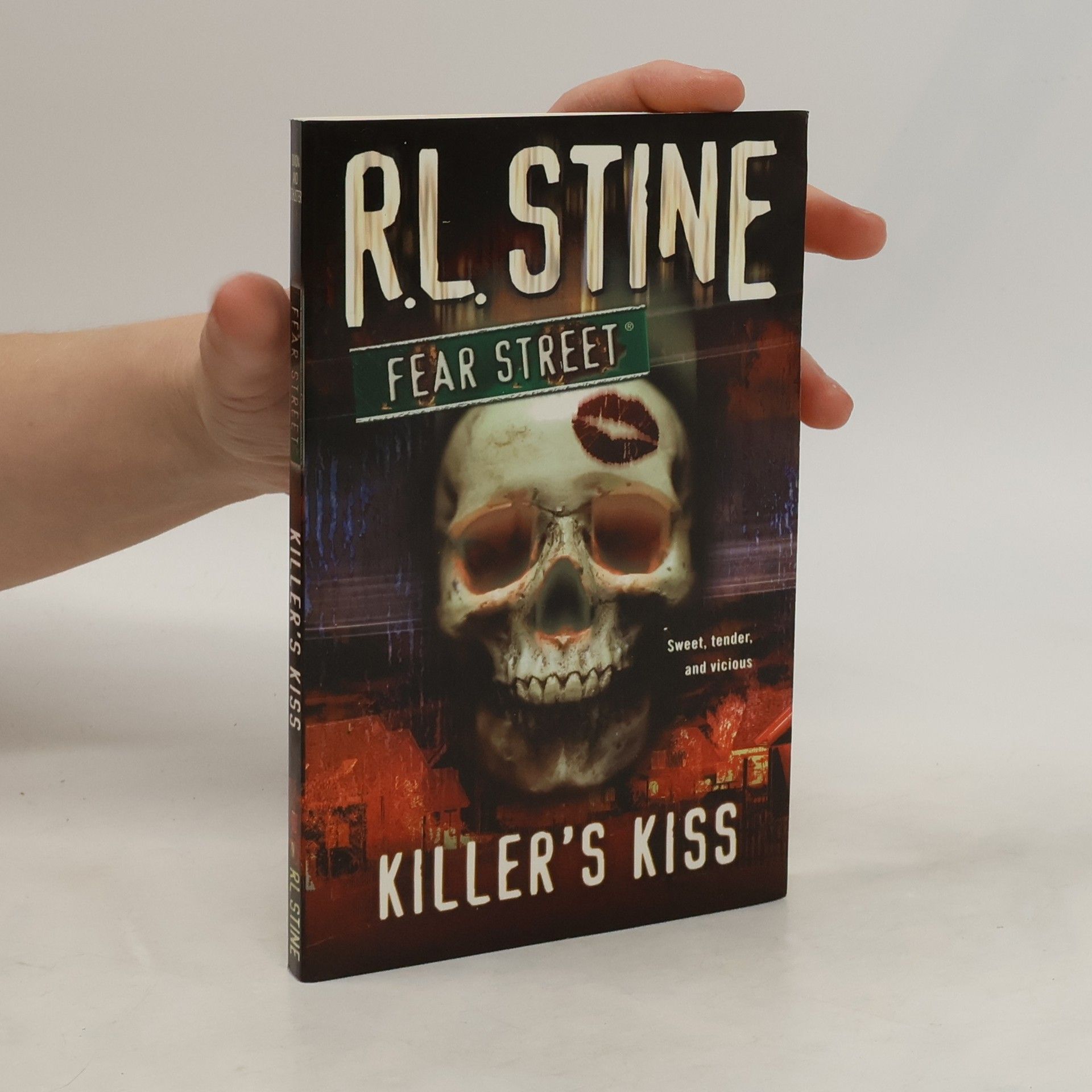 R. L. Stine Killer's Kiss