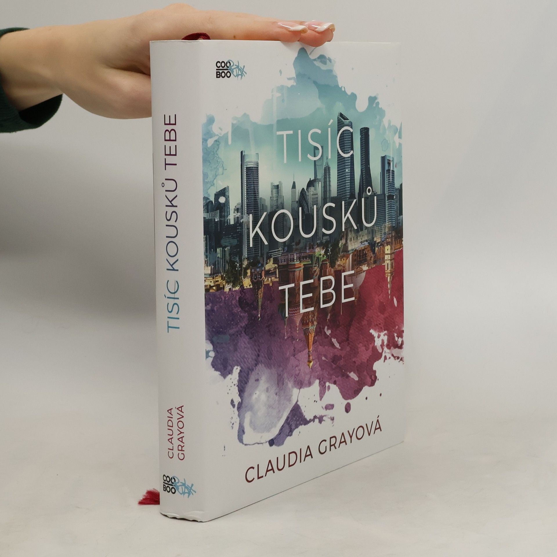 Claudia Gray Tisíc kousků tebe