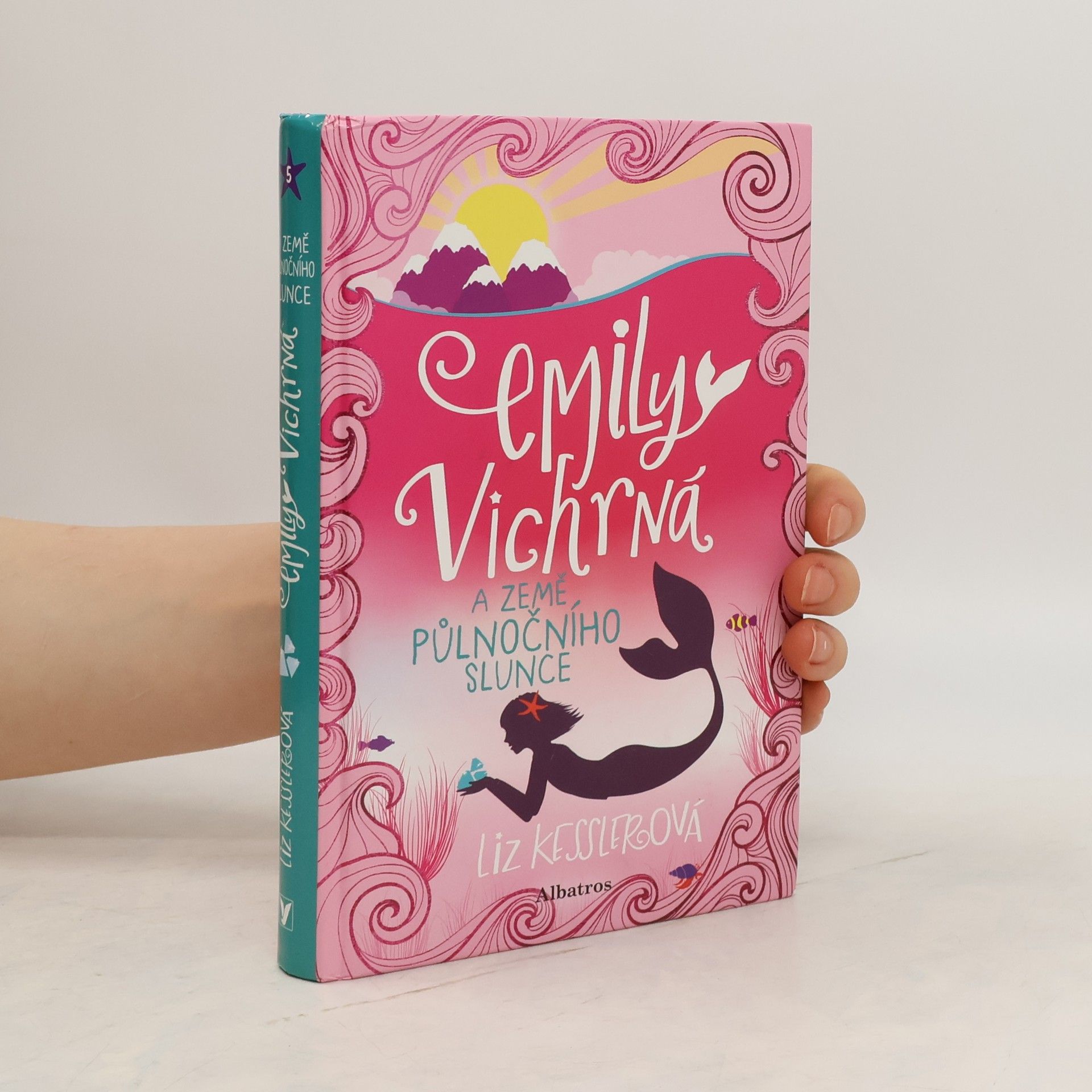 Liz Kessler Emily Vichrná a země půlnočního slunce