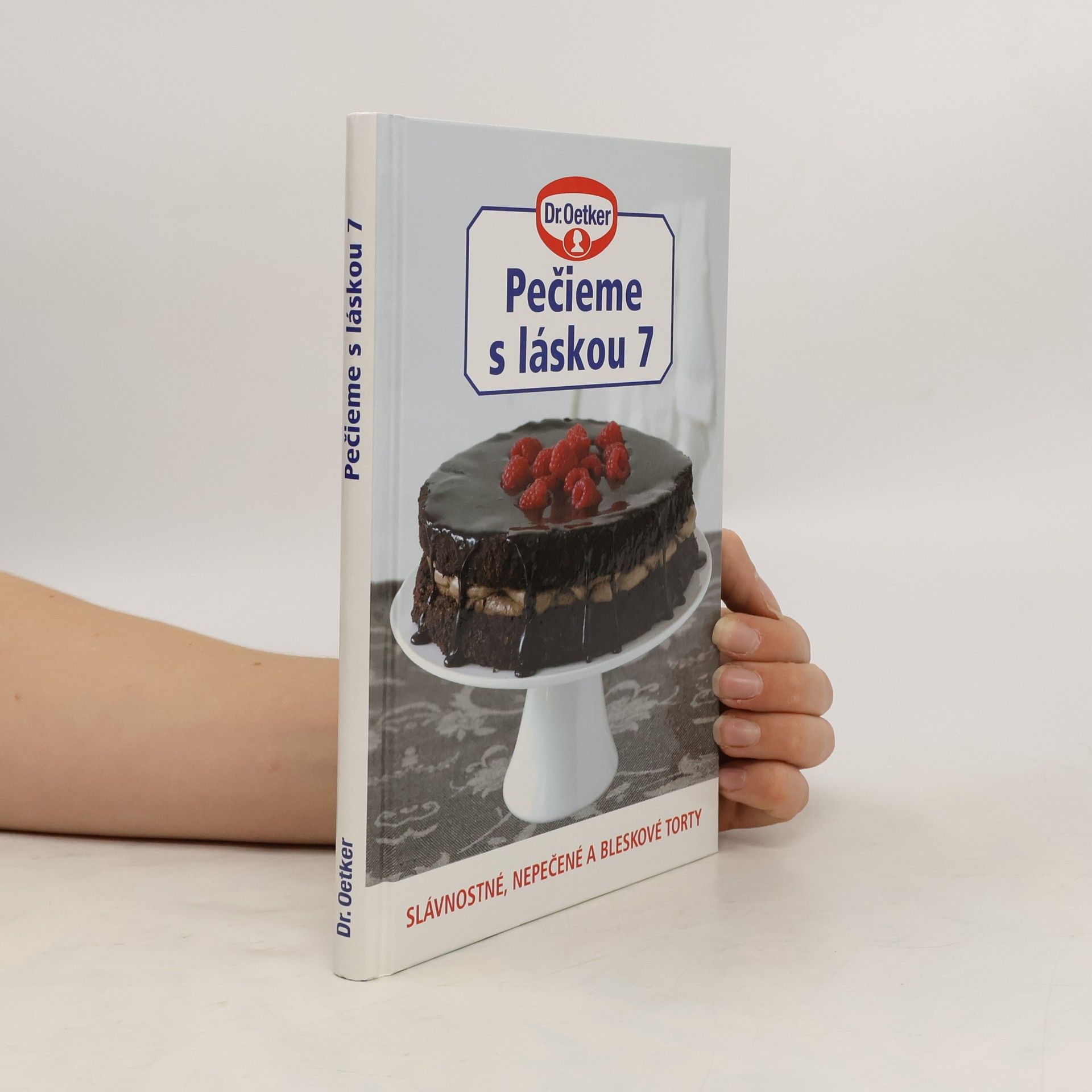 Anna Dvořák Slávnostné, nepečené a bleskové torty