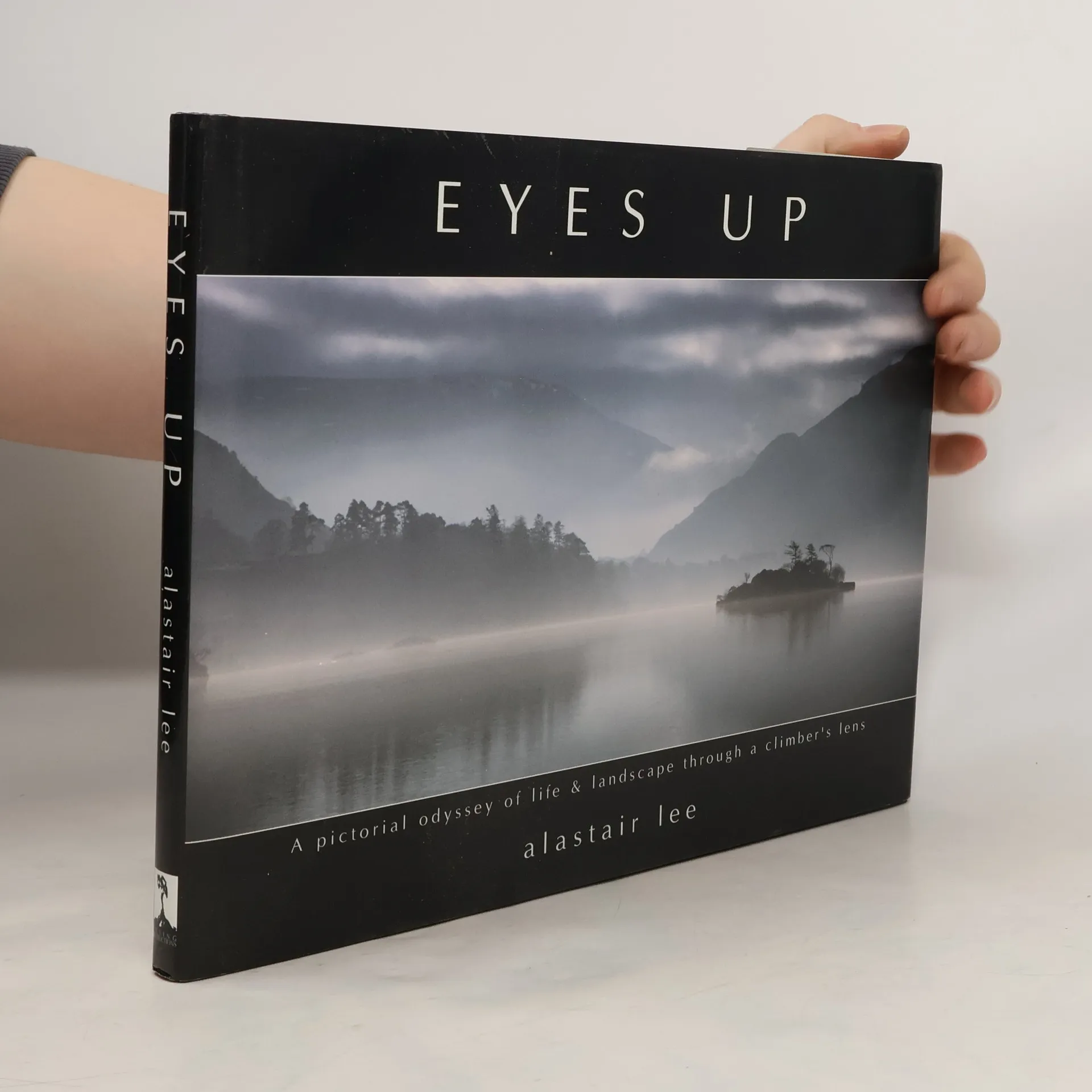 Eyes Up | Book | Hardcover | Alastair Lee | EN