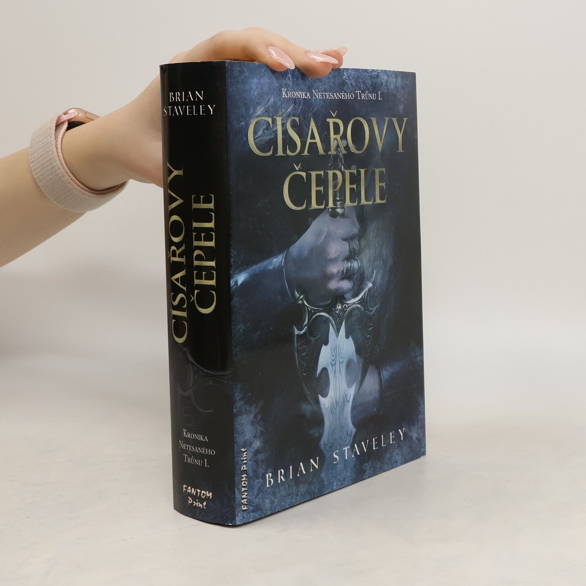 Brian Staveley Císařovy čepele. Kronika netesaného trůnu. Díl 1.