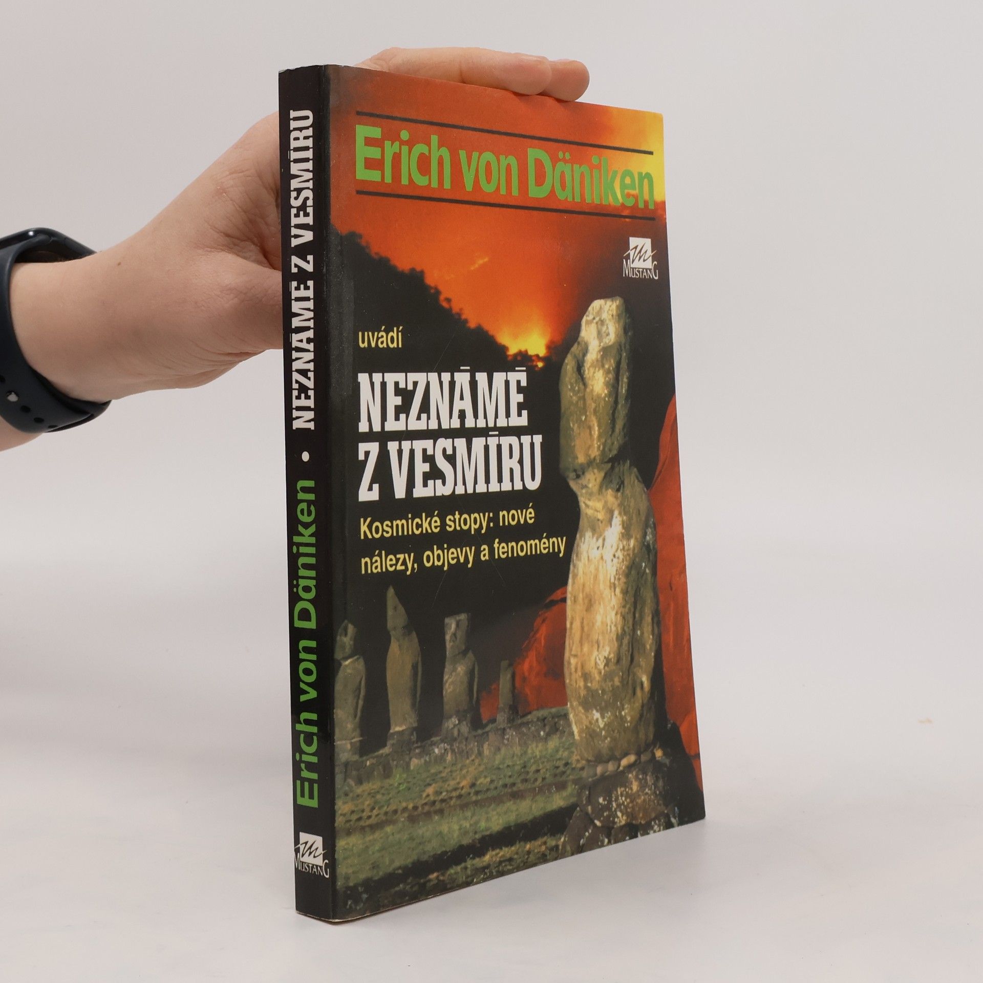 Erich von Däniken Neznámé z vesmíru