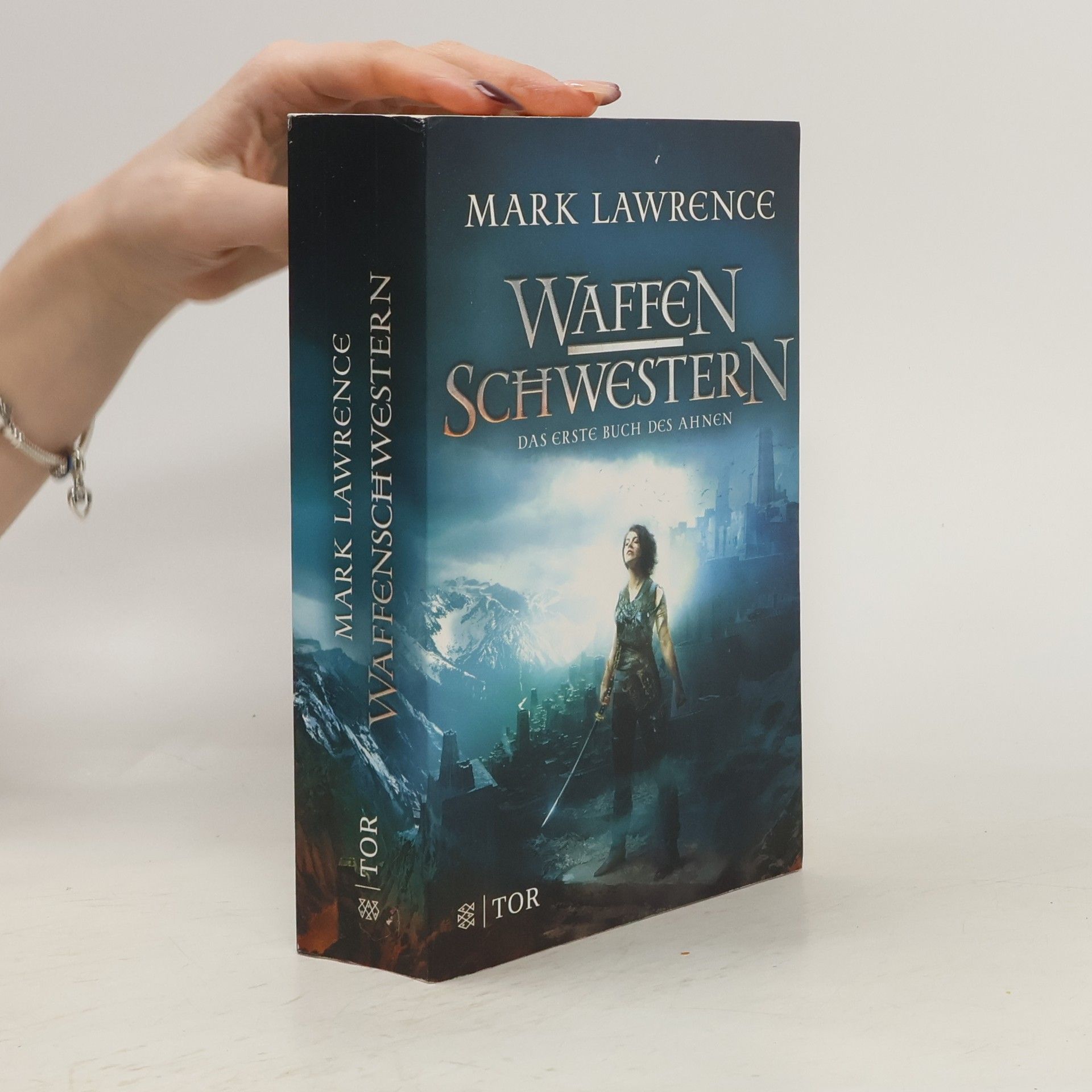 Mark Lawrence Waffenschwestern