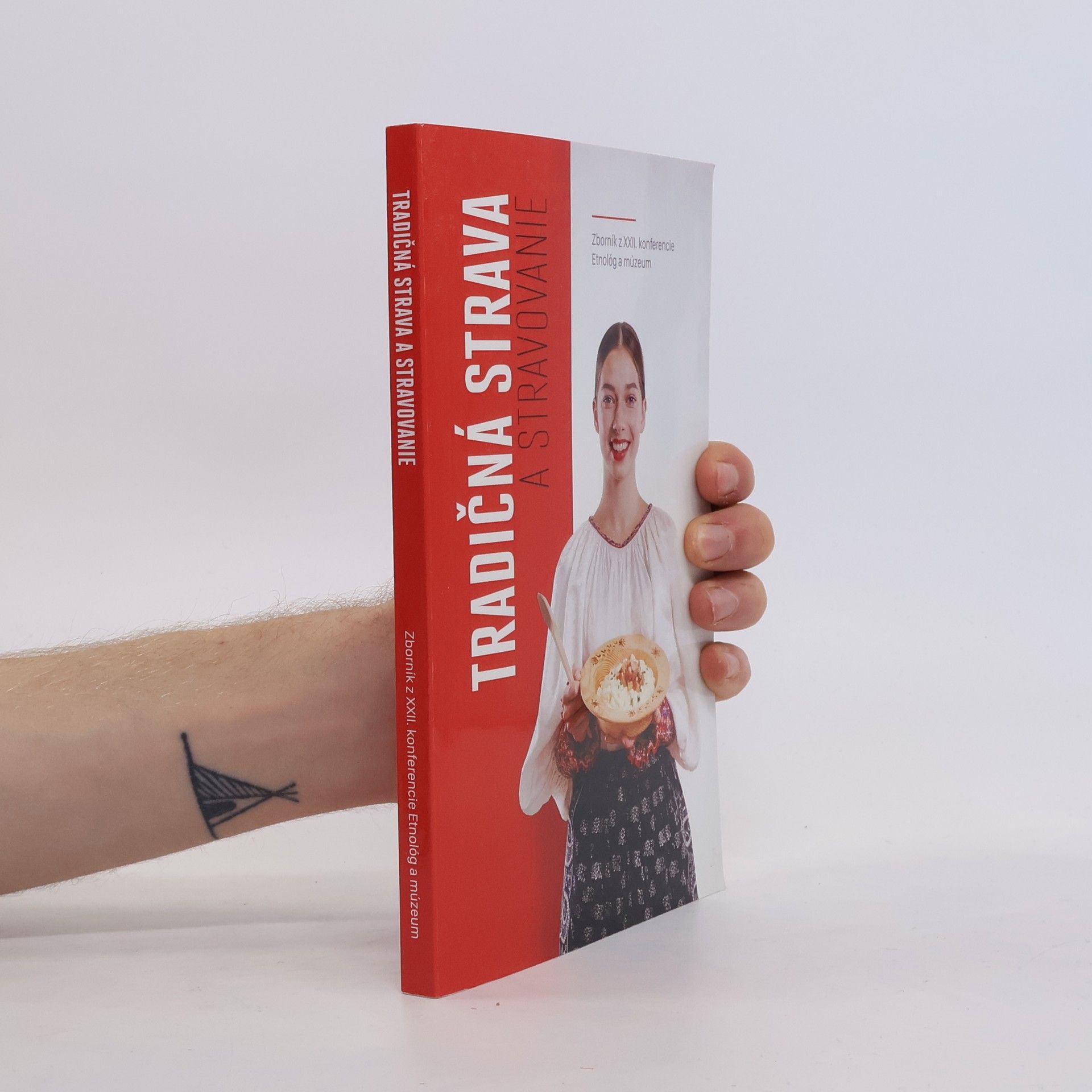 Various authors Tradičná strava a stravovanie