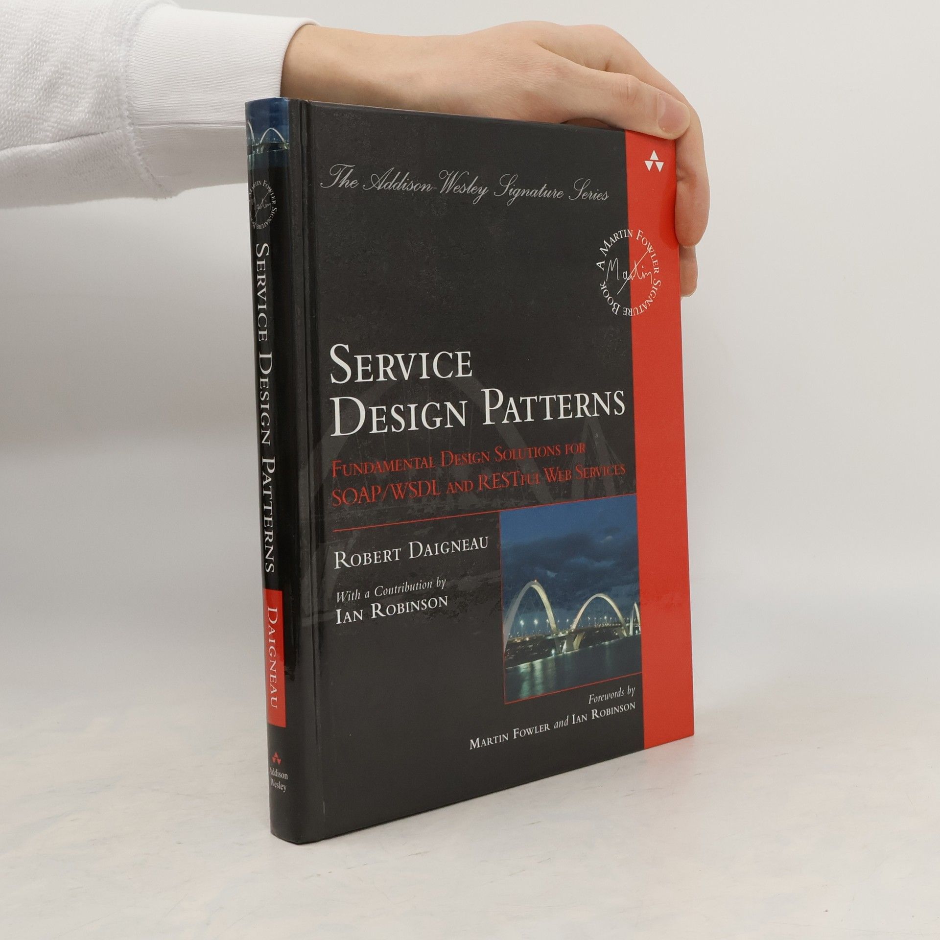 Robert Daigneau Service Design Patterns