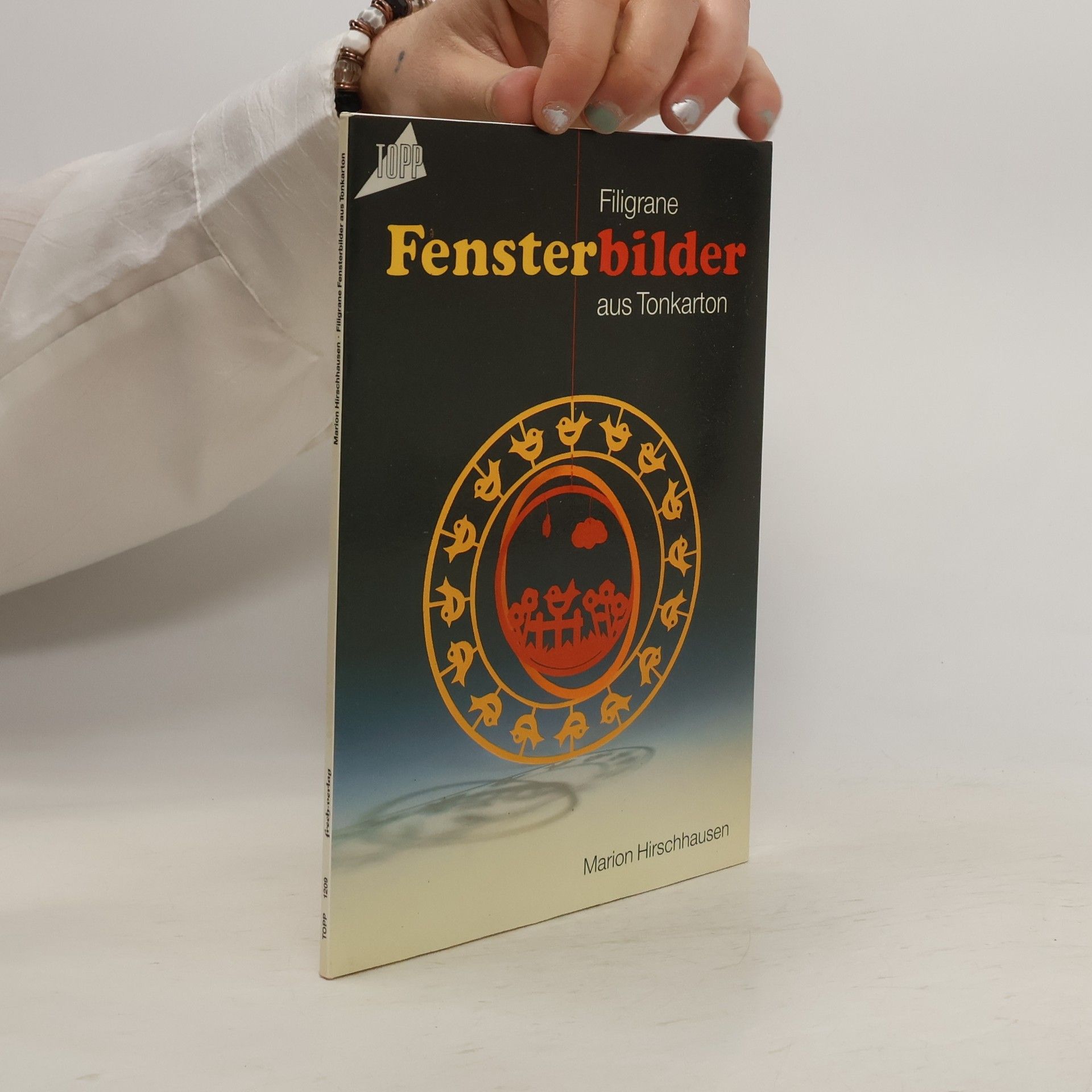 Marion Hirschhausen Filigrane Fensterbilder aus Tonkarton