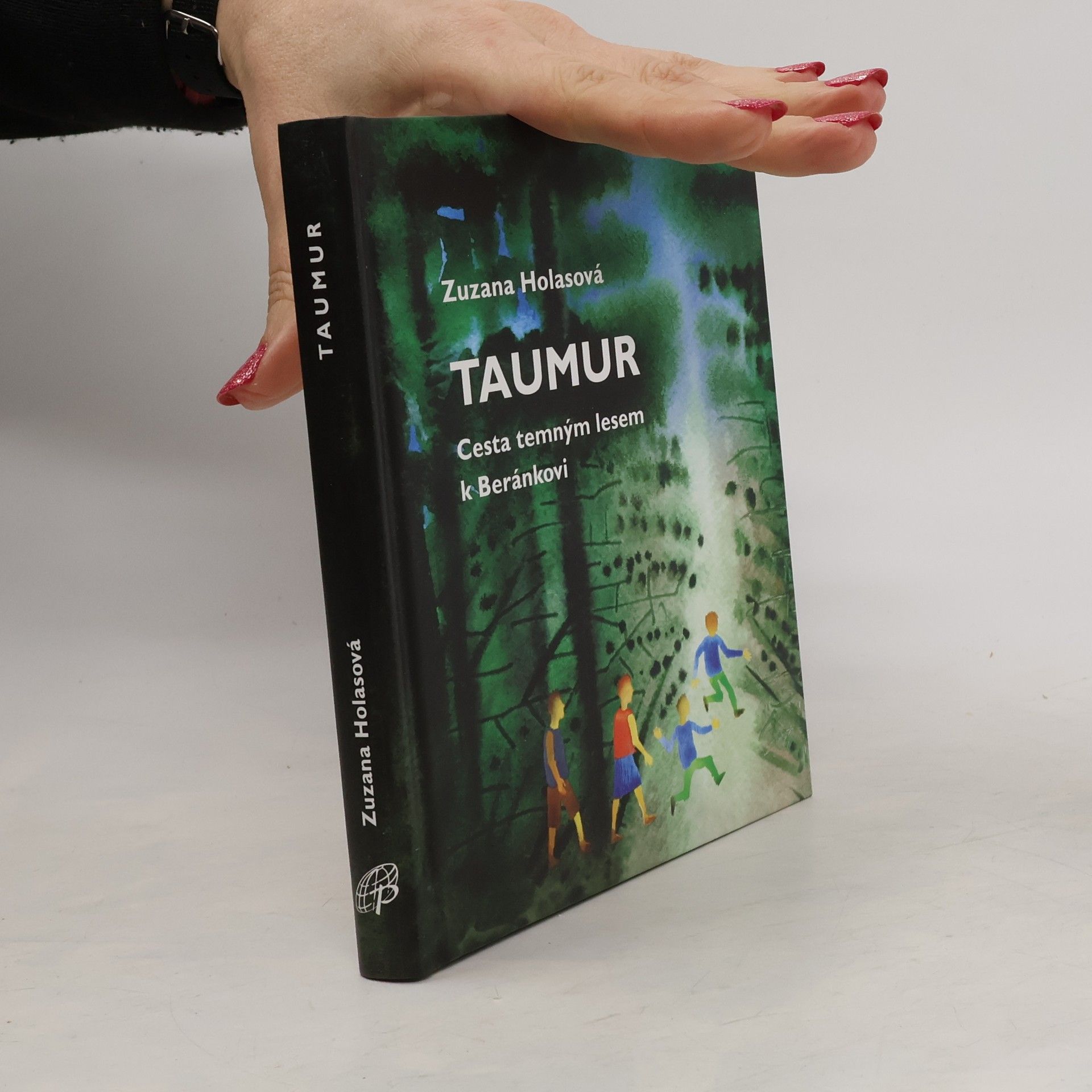 Zuzana Holasova Taumur