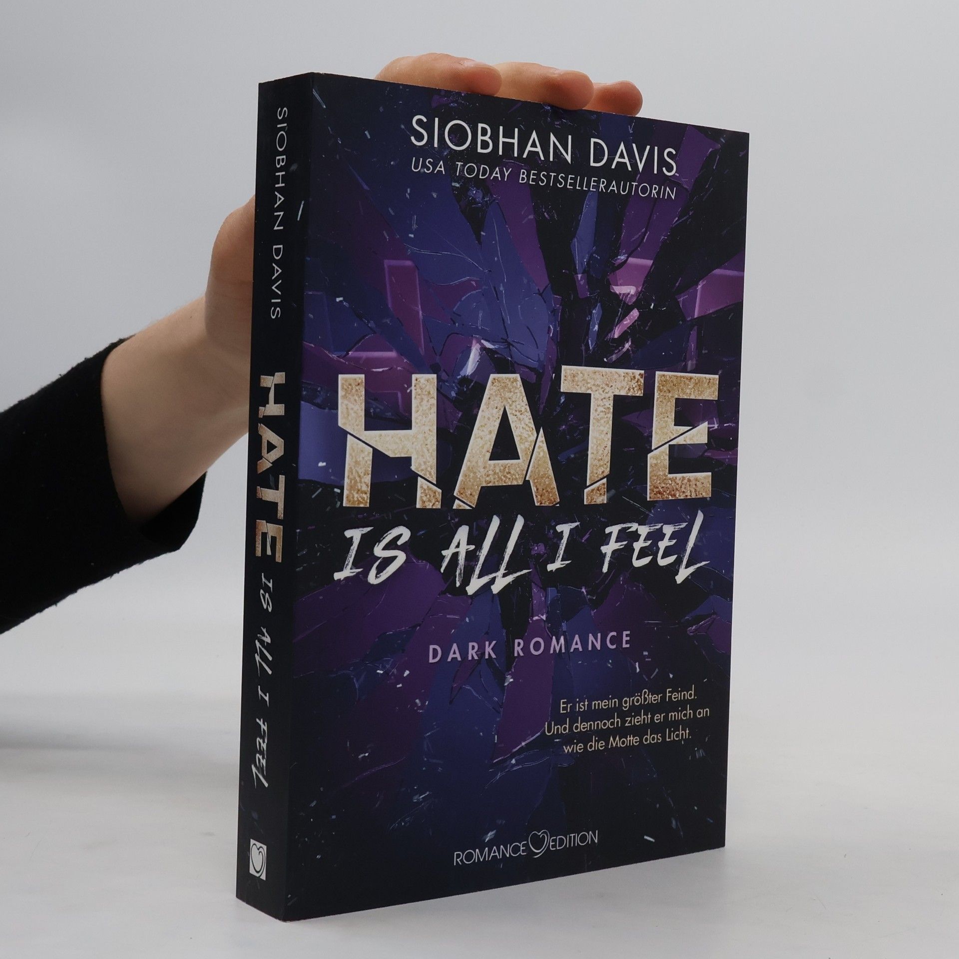 Siobhan Davis Hate is all I feel